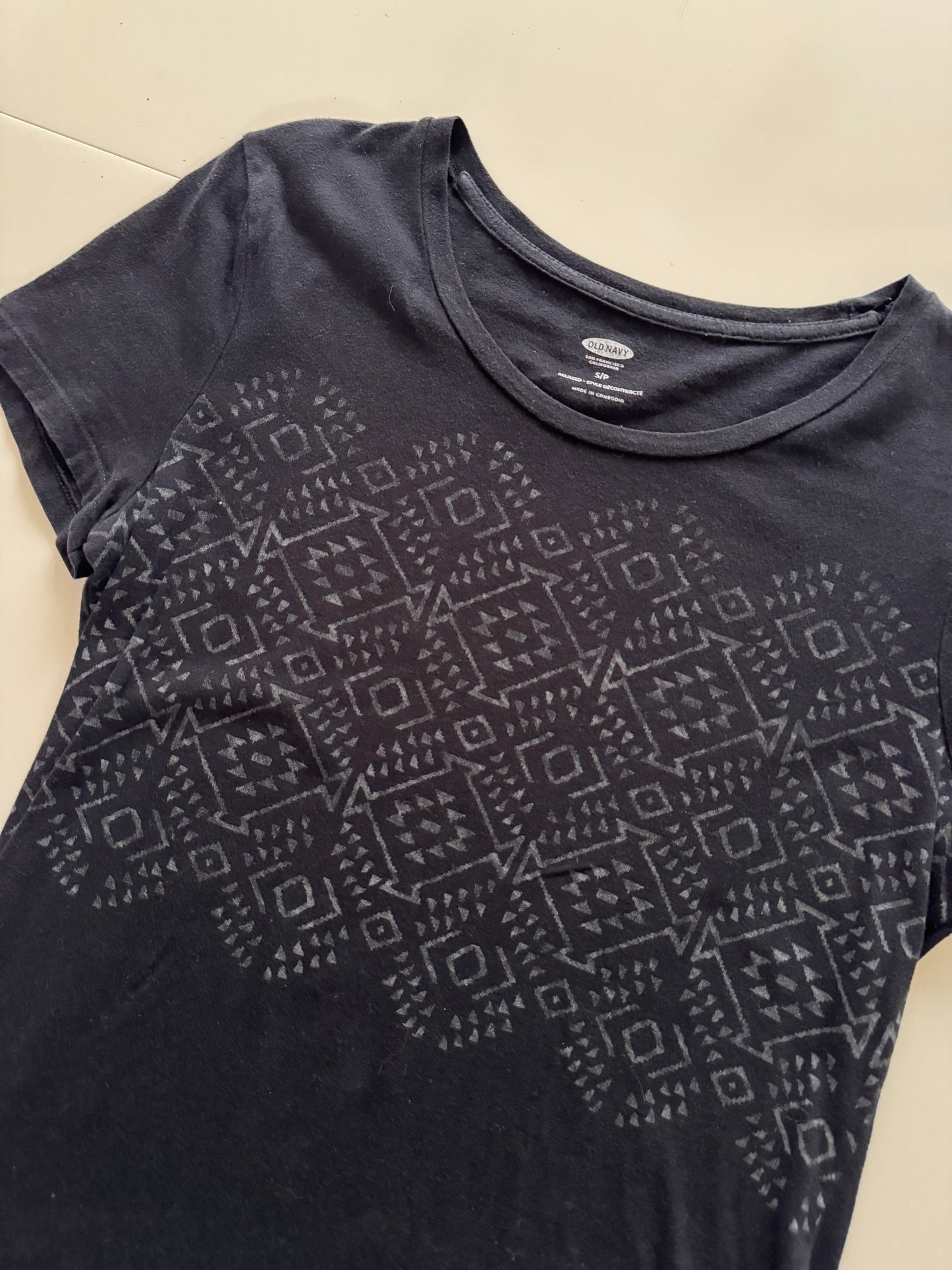Playera negra estampada, Talla S, Mujer, Old Navy