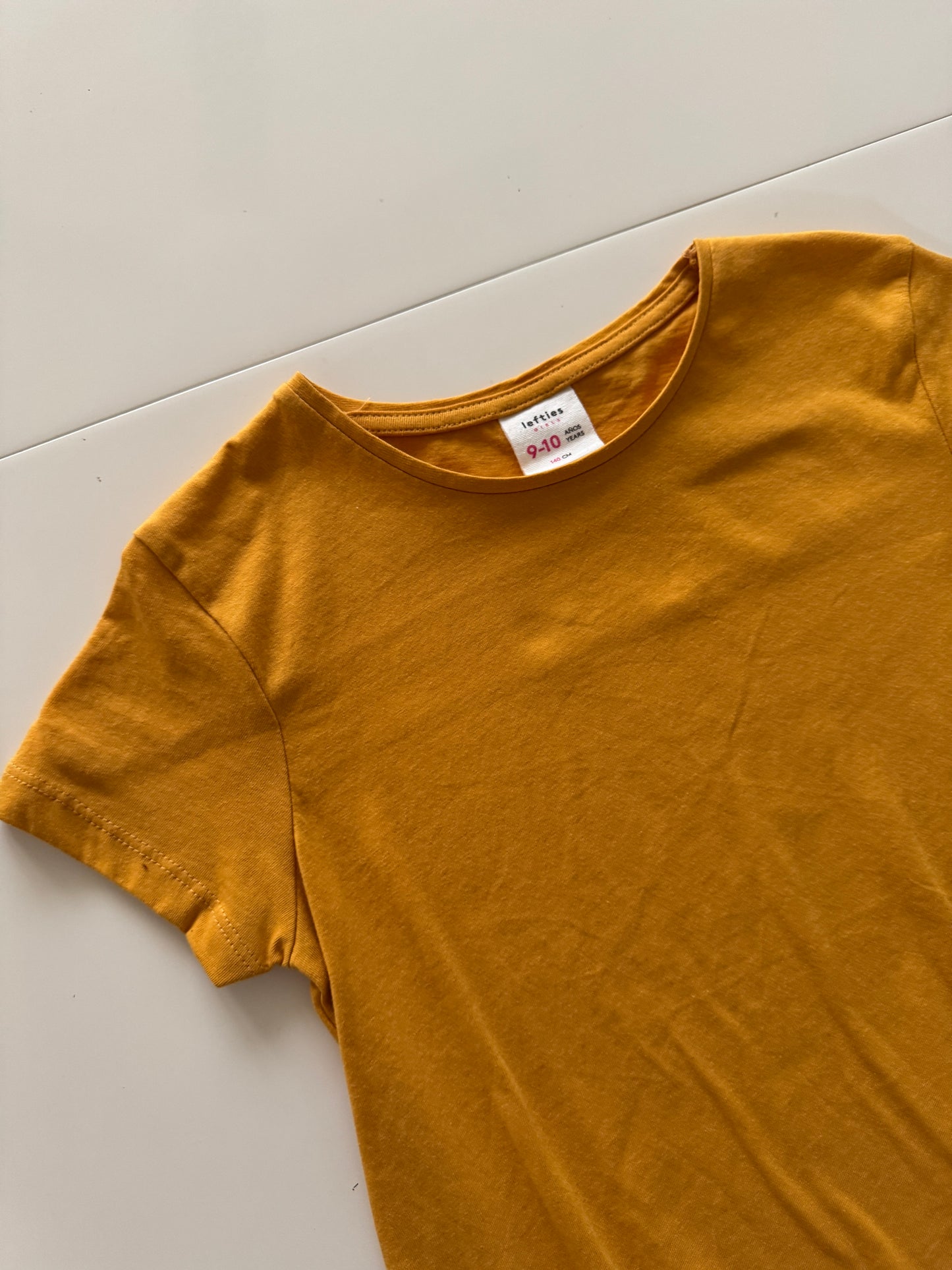 Playera mostaza, Talla 9-10 años, Niña, Lefties