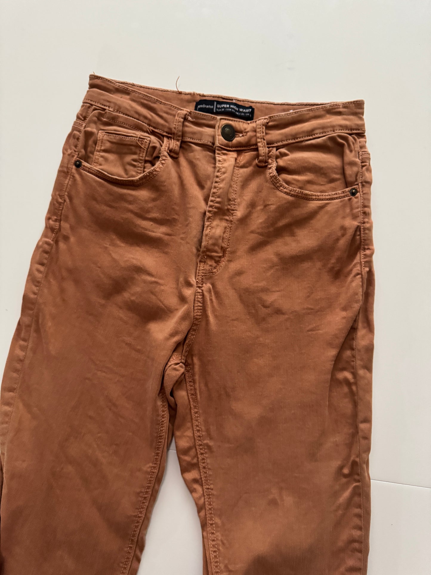 Jeans cintura súper alta, Talla 26mx, 4usa, Stradivarius