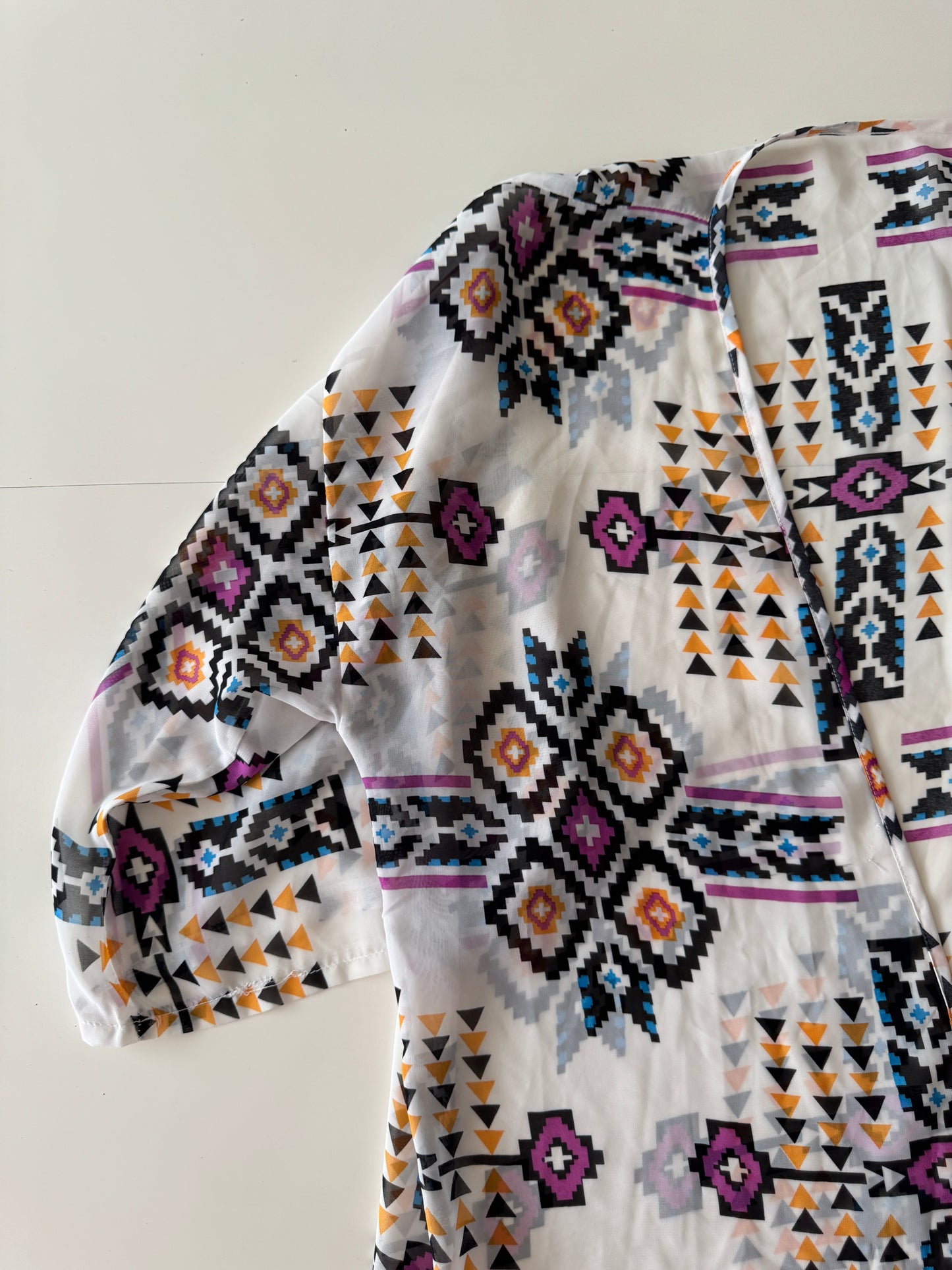 Sobretodo estampado tribal blanco, Unitalla