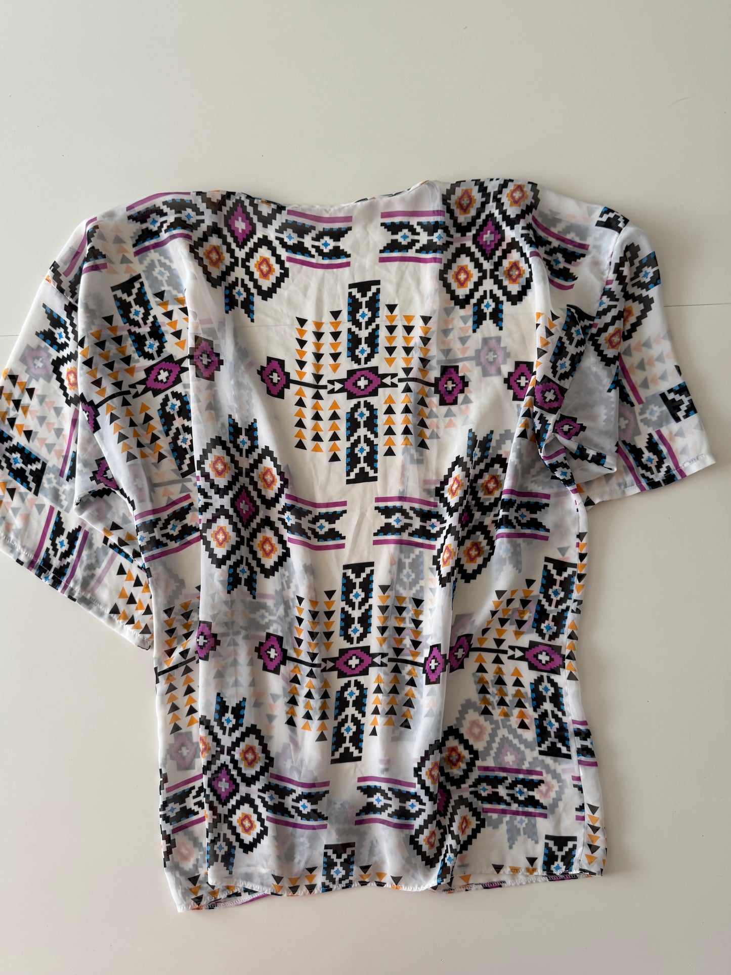 Sobretodo estampado tribal blanco, Unitalla