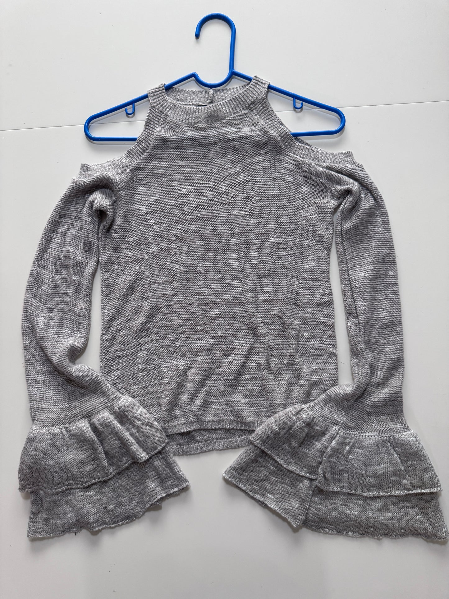 Sweater gris con holanes en mangas, Talla S, Mujer, Express