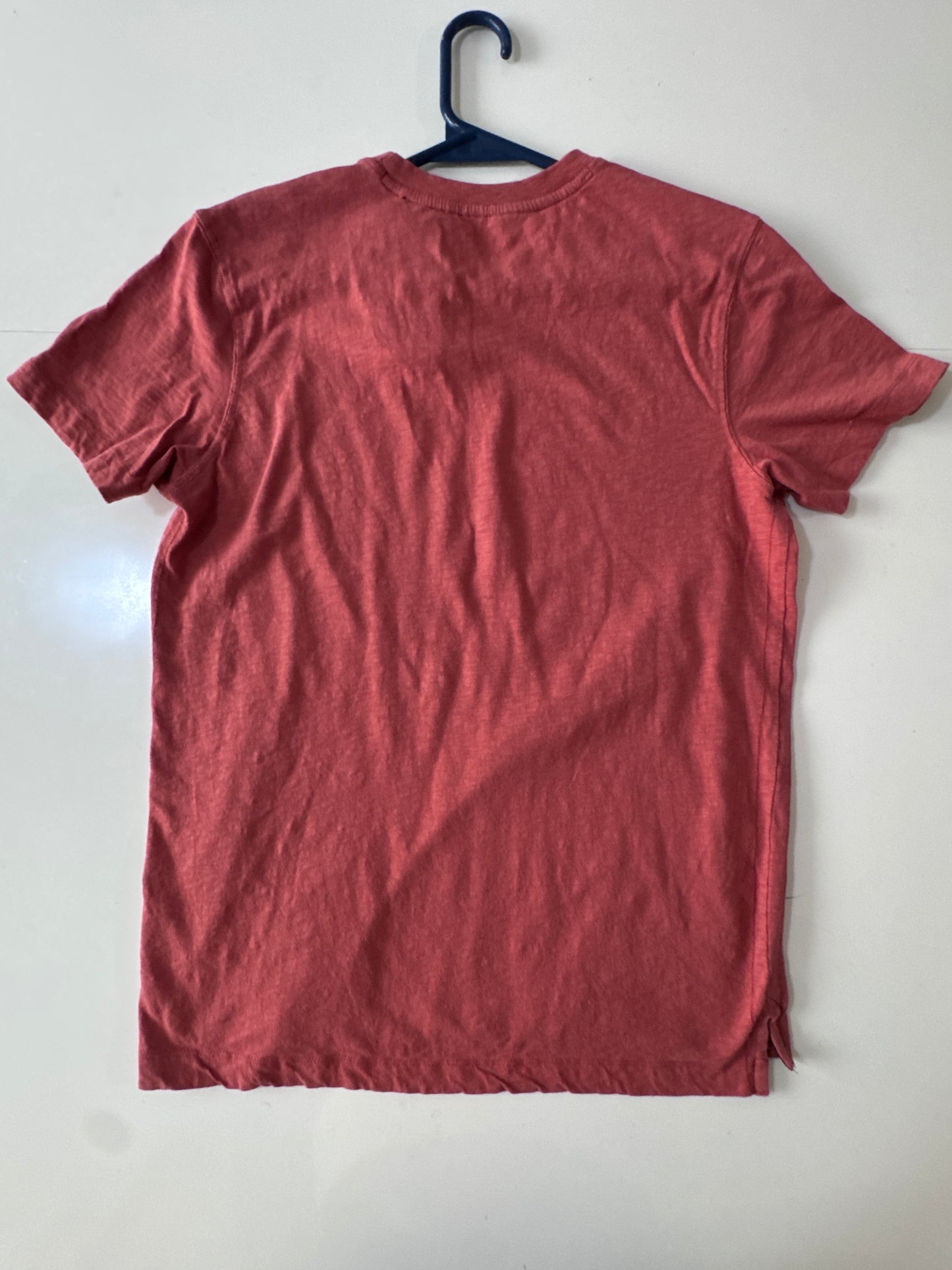 Playera color ladrillo, Talla M, Hombre, Weekend