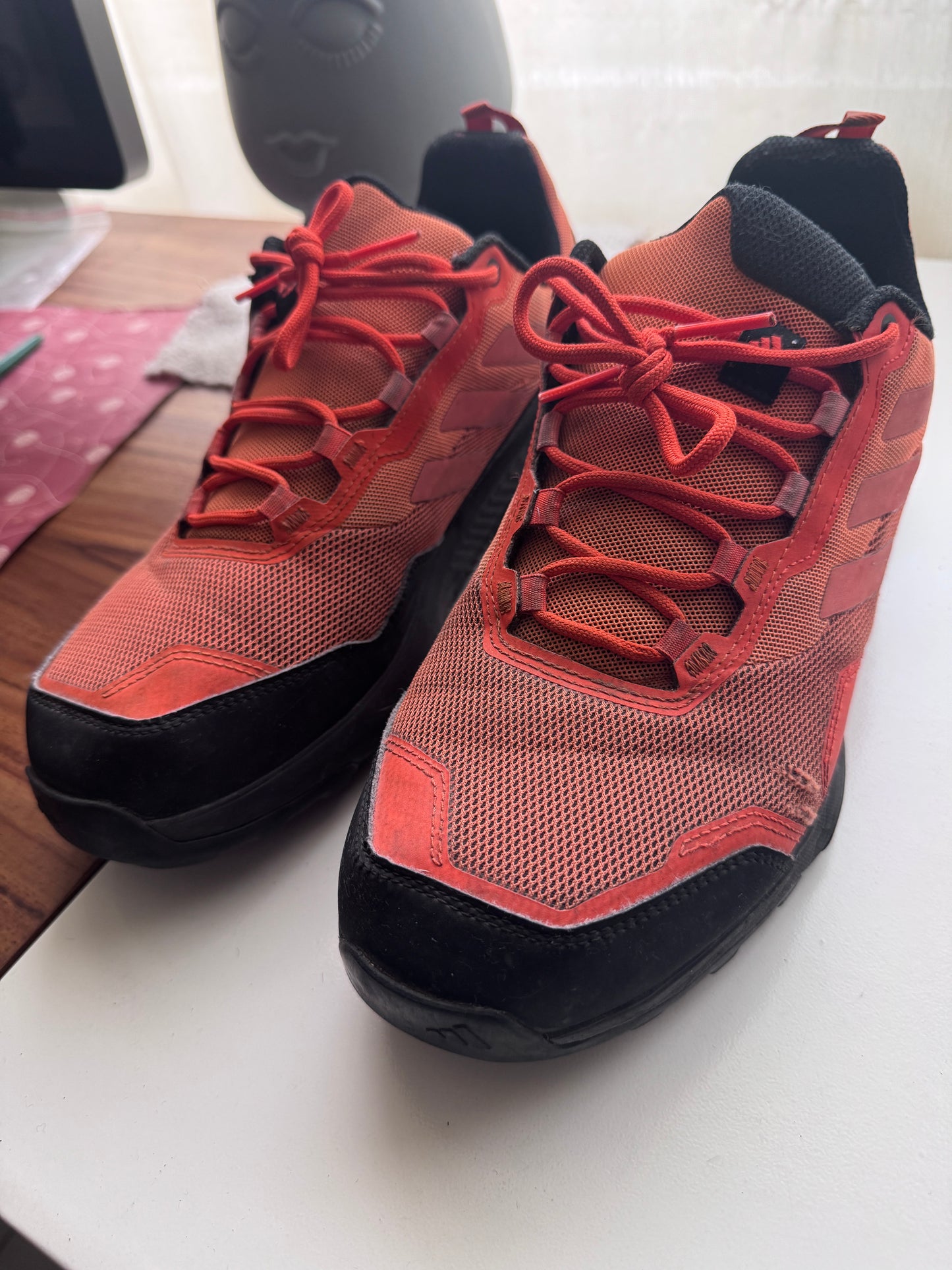 Tenis tracking naranja con negro, Talla 11 Usa, 9Mx, Hombre, Adidas