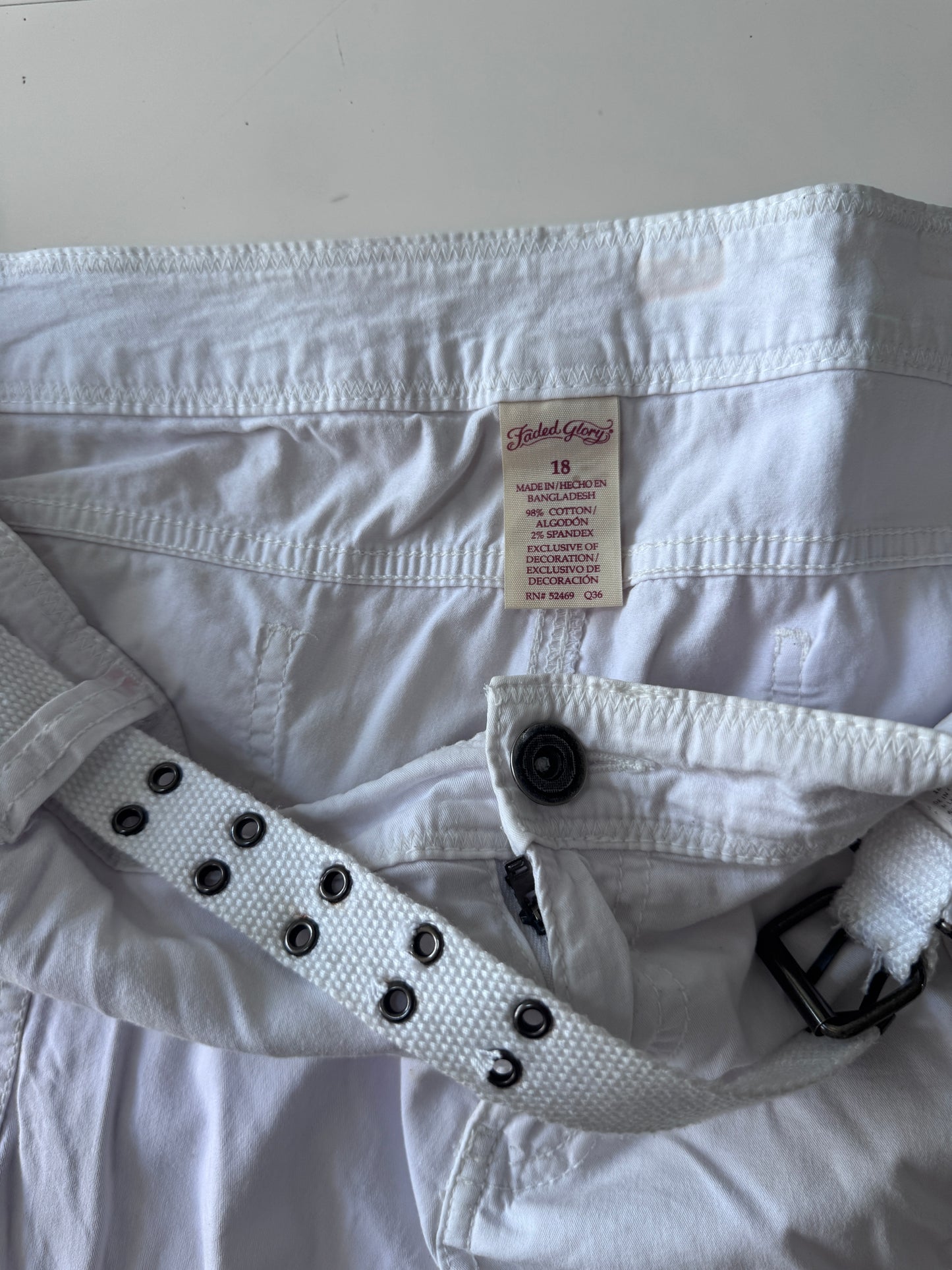 Pantalones capri blancos, Talla 18, 2XL, Mujer, Faded Glory