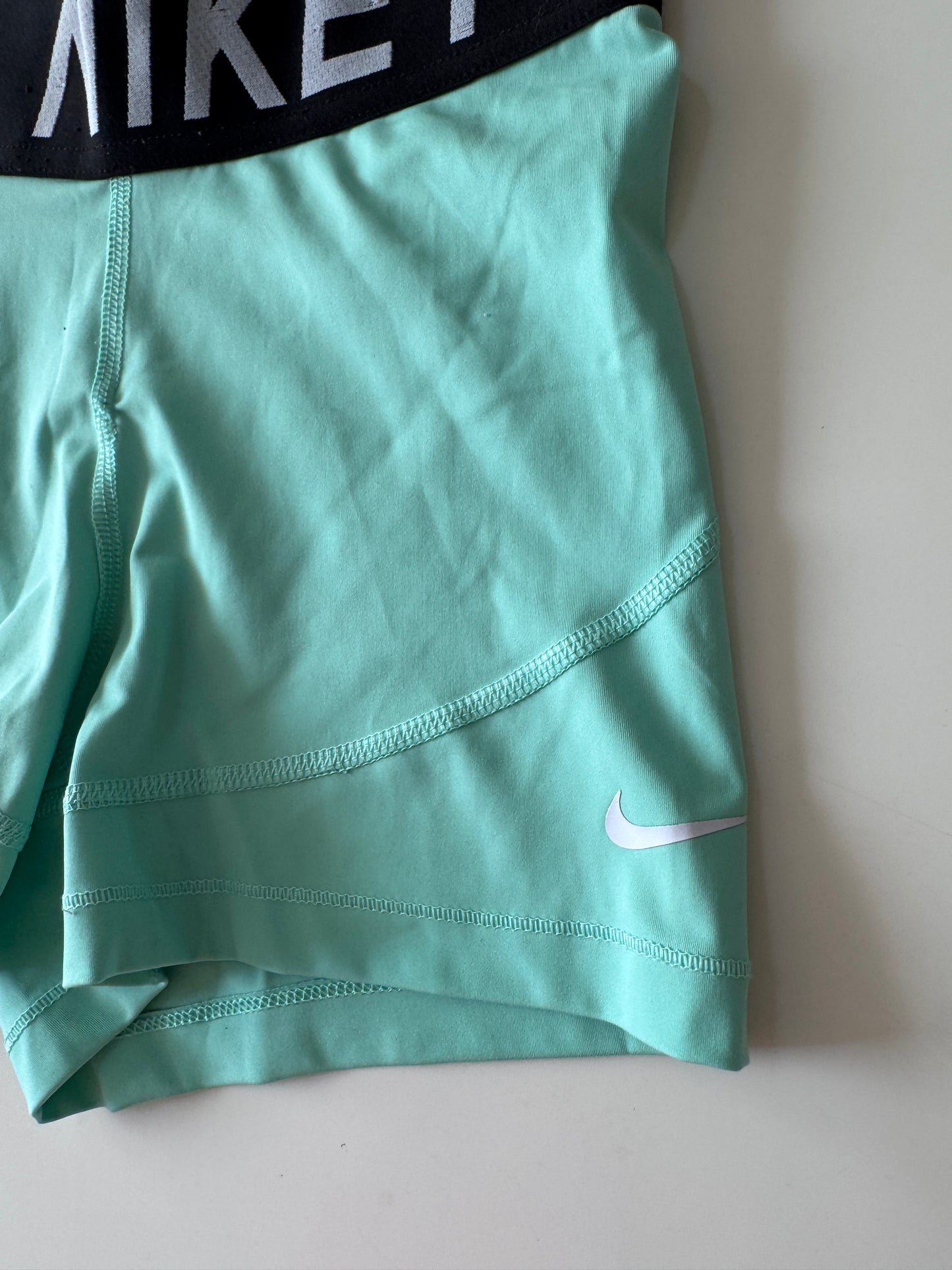Biker shorts verde menta, Talla S, Mujer, Nike