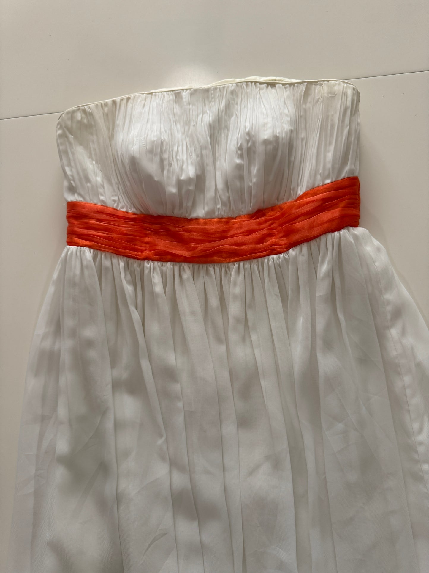 Vestido de cocktail blanco, cinta naranja, Talla M, Mujer