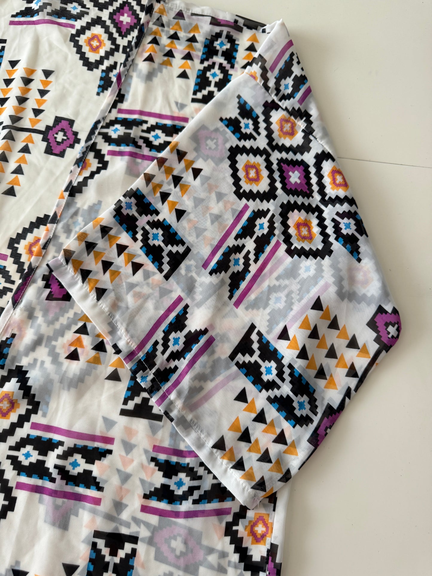 Sobretodo estampado tribal blanco, Unitalla