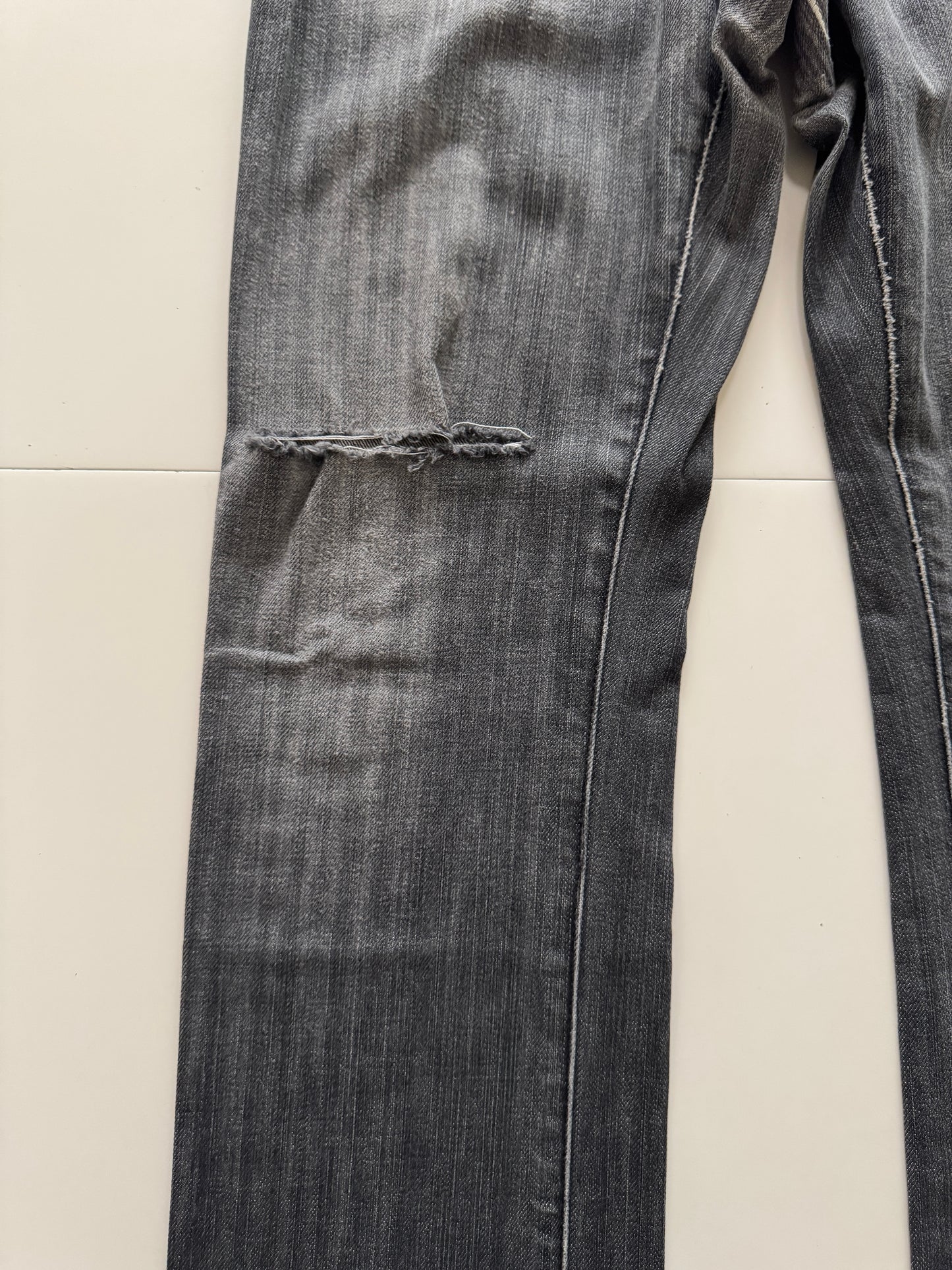 Jeans reparados grises, Talla 30, Hombre