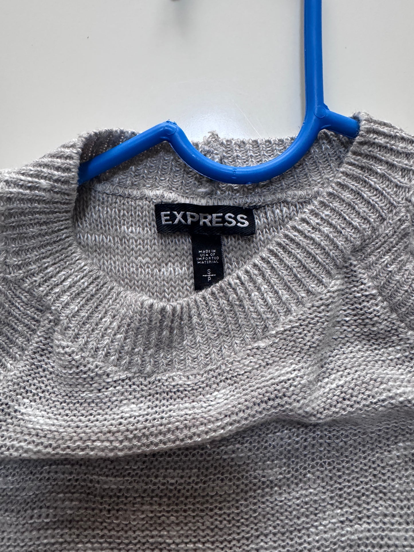 Sweater gris con holanes en mangas, Talla S, Mujer, Express