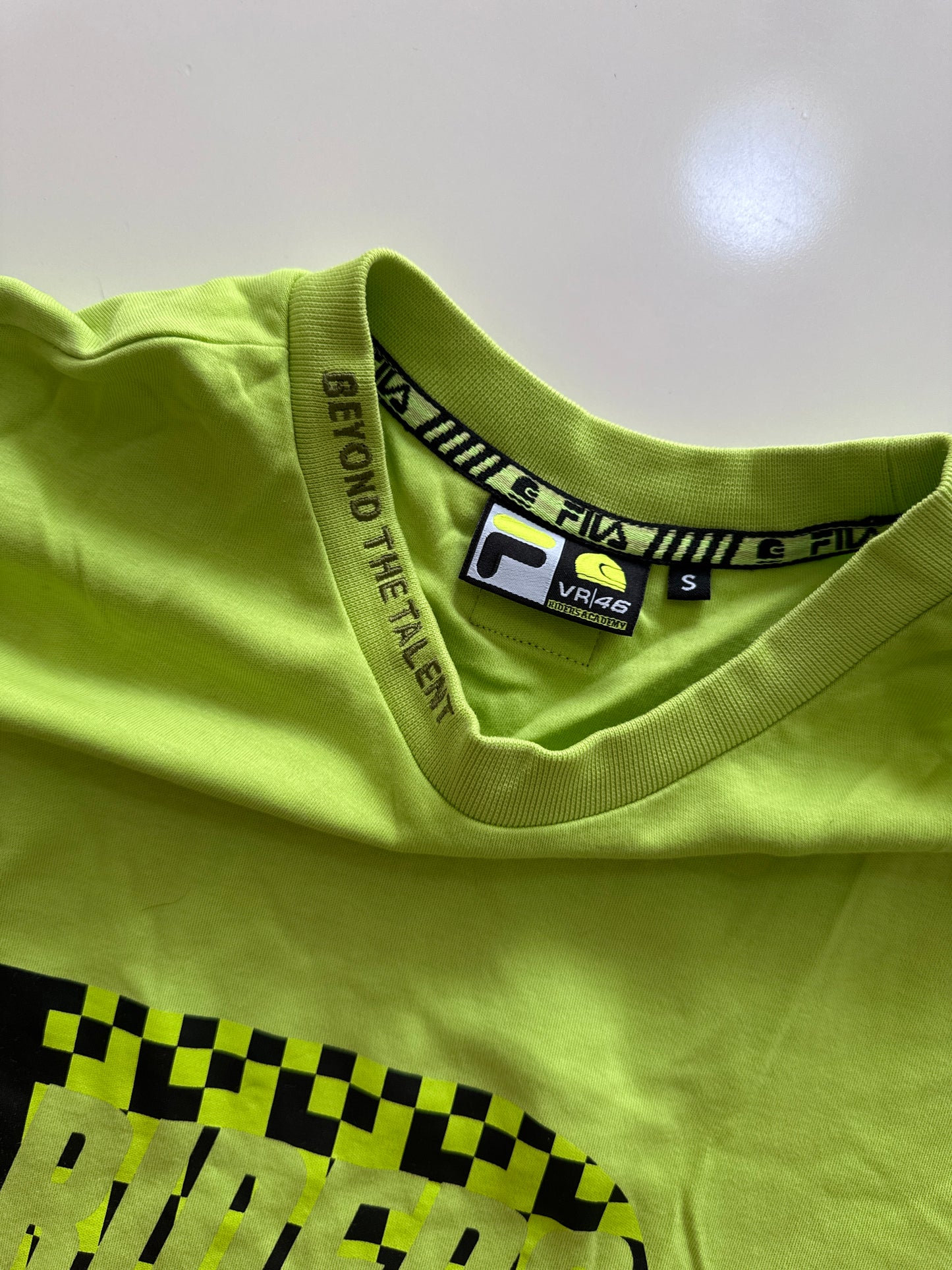 Playera verde limon estampada, Talla S, Hombre, Fila