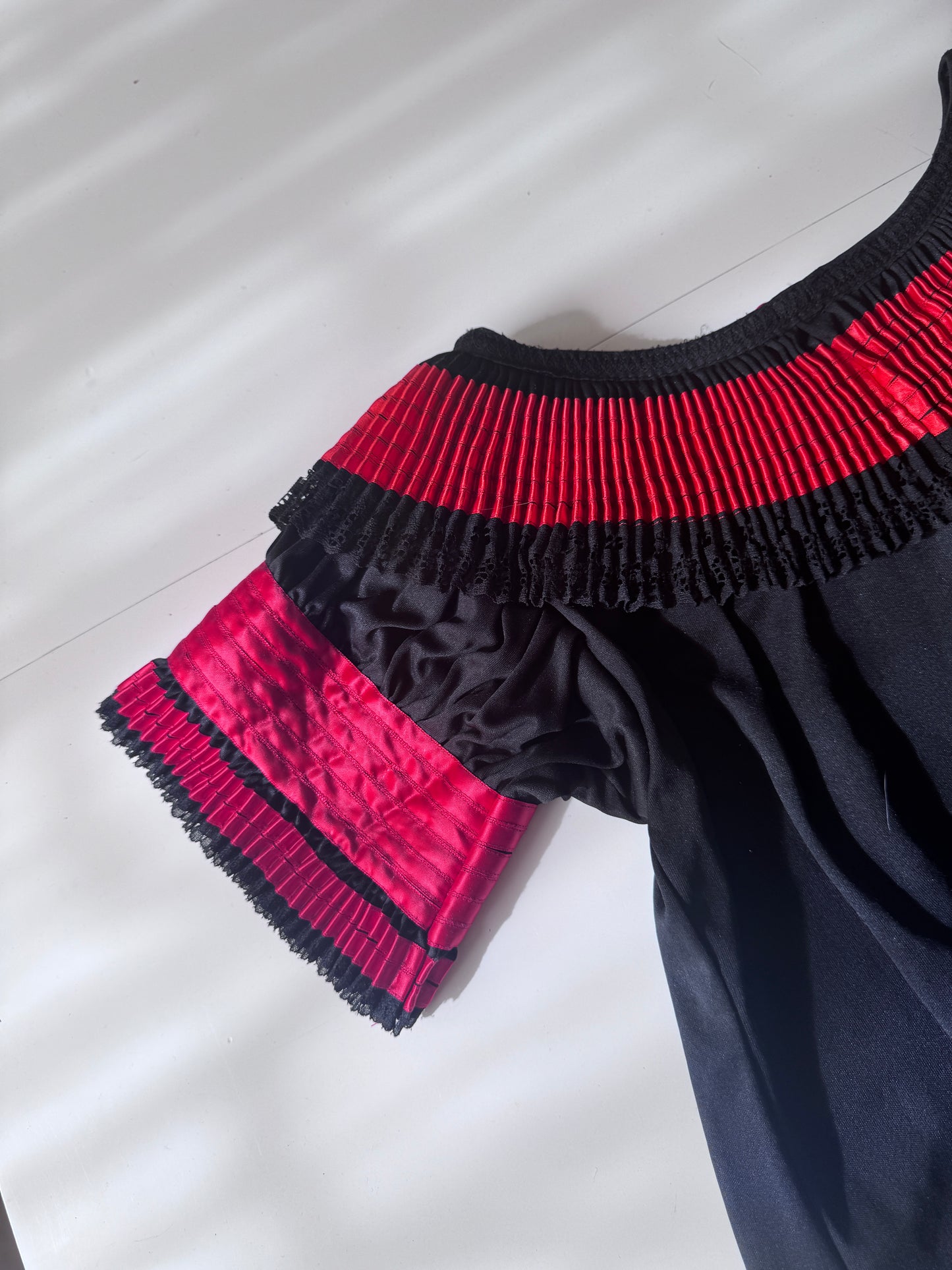 Blusa negra artesanal, Talla S/M, Mujer
