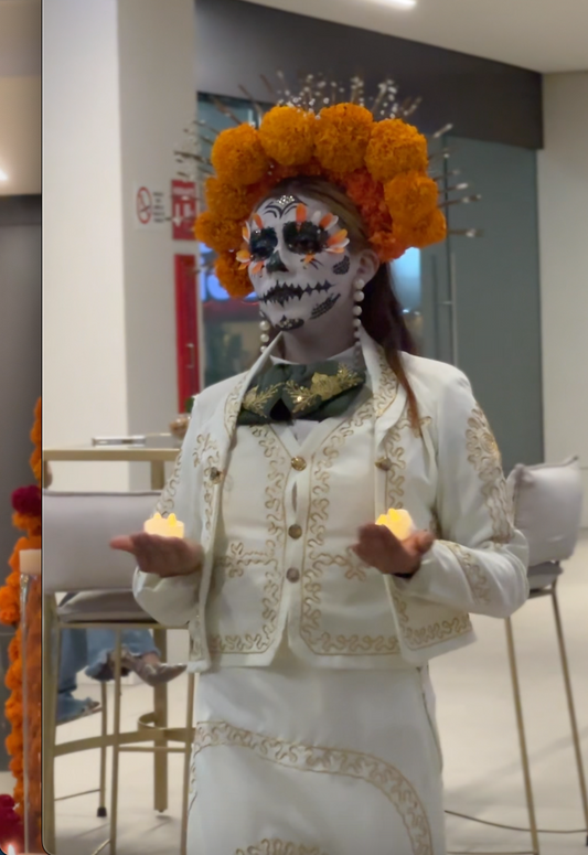 Traje 3 piezas charro beige, Talla M, Mujer