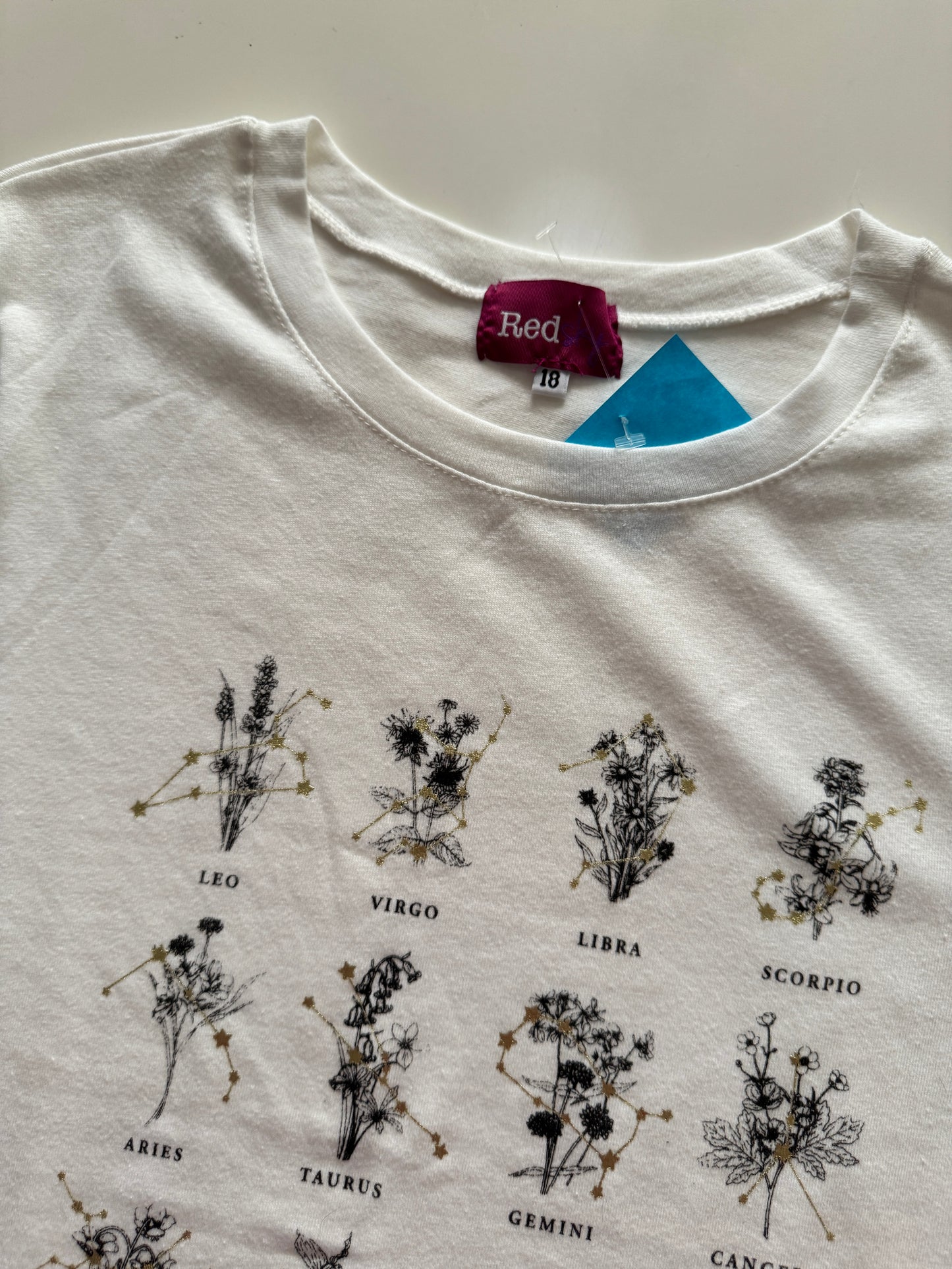 Playera blanca zodíaco, Talla S/m Mujer, 18 Teen, Redsky