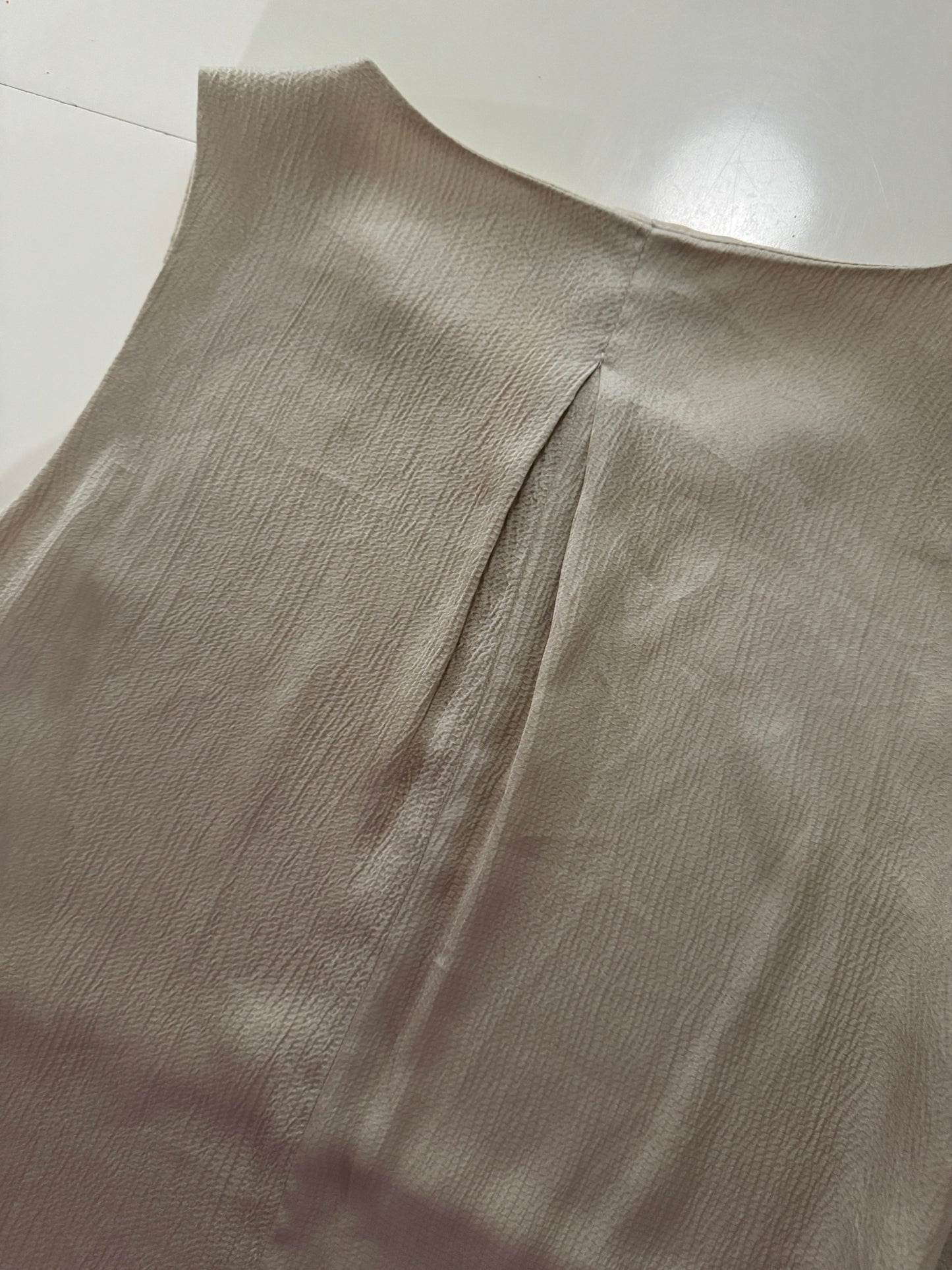 Blusa sin mangas beige satinada, Talla xl, Mujer, Lob