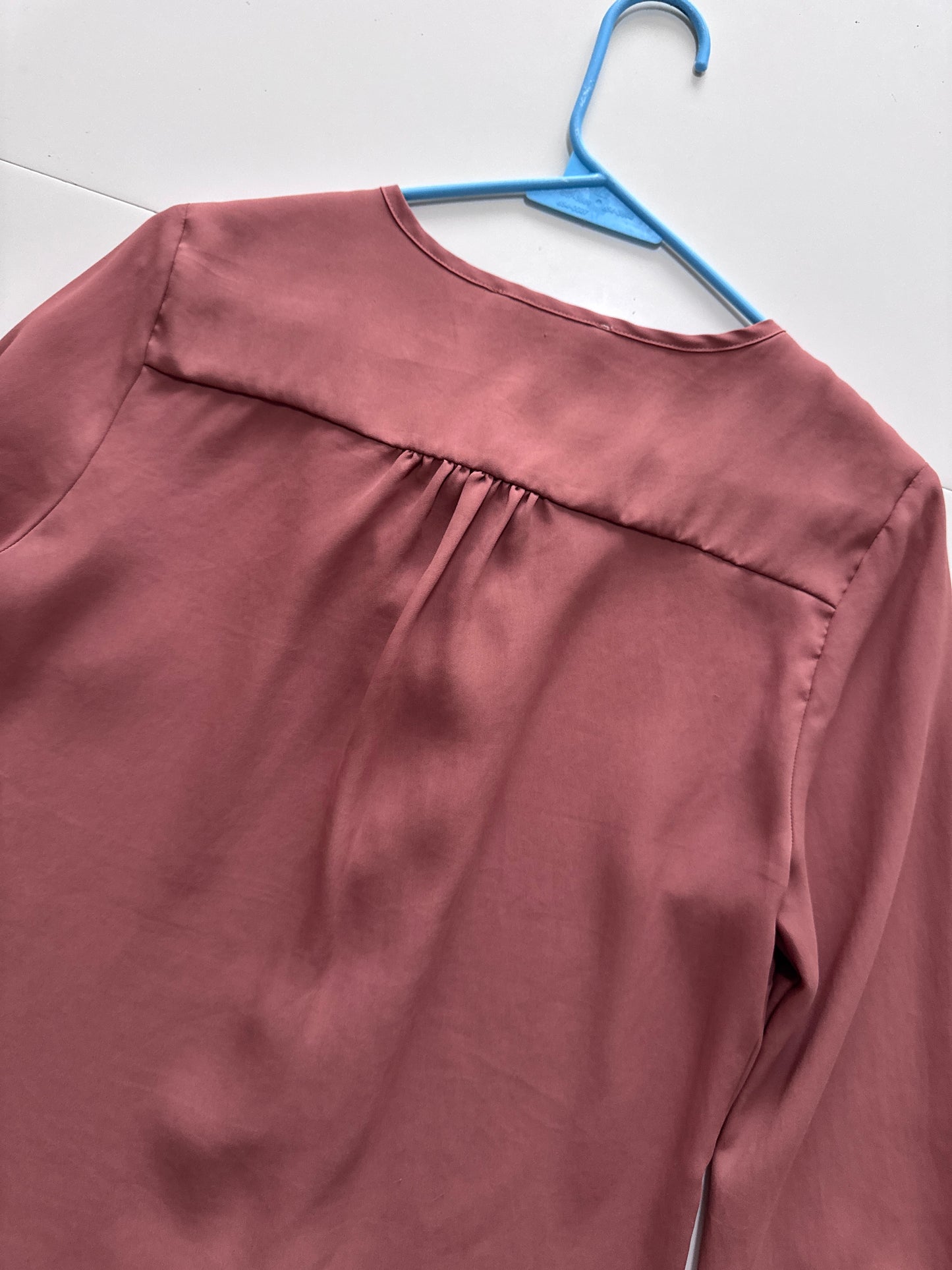 Blusa con holanes en pie de botones, Talla M, Mujer, Forever 21