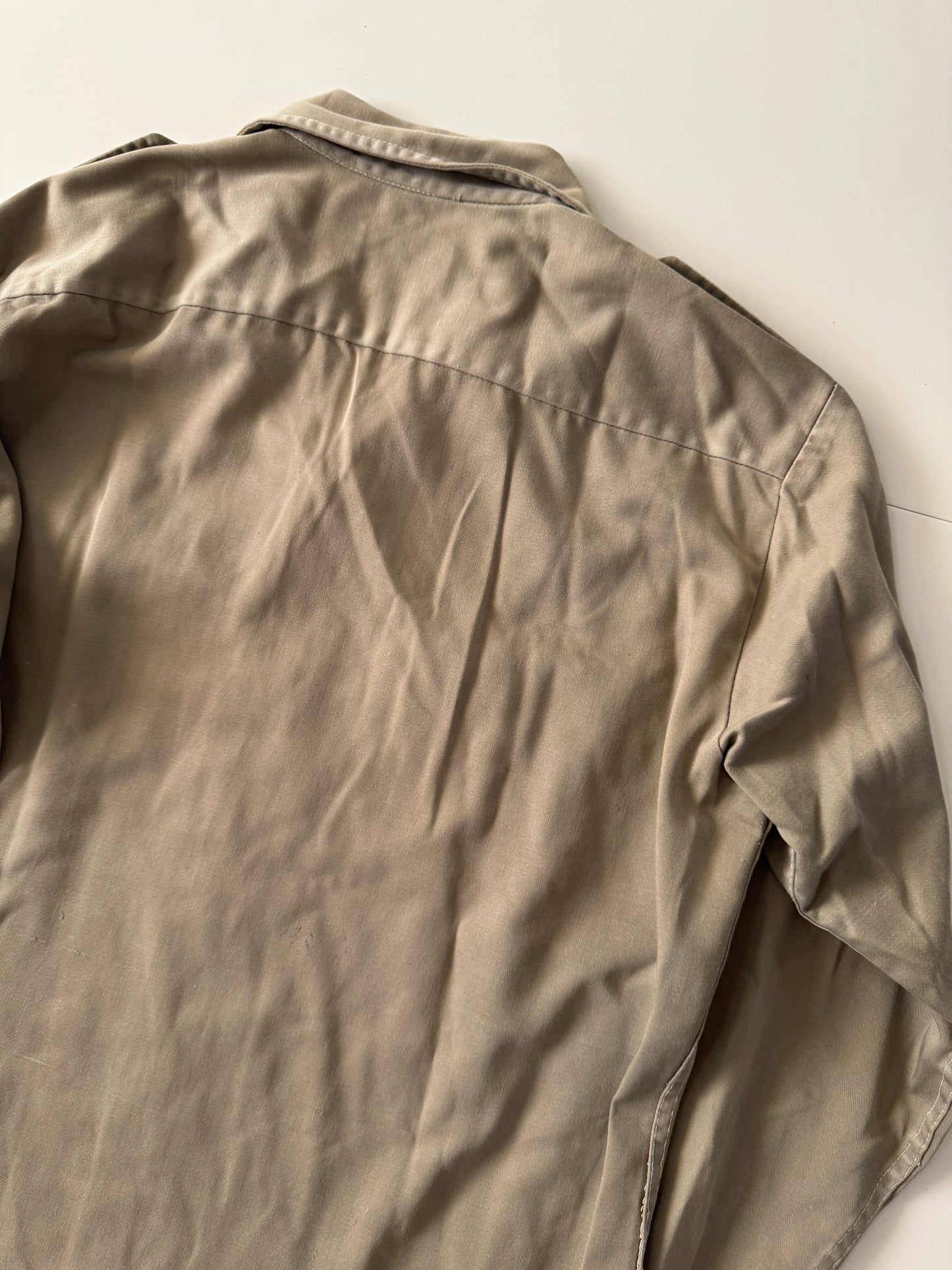 Camisa de uniforme beige, Talla S, cuello 15-15.5, Hombre