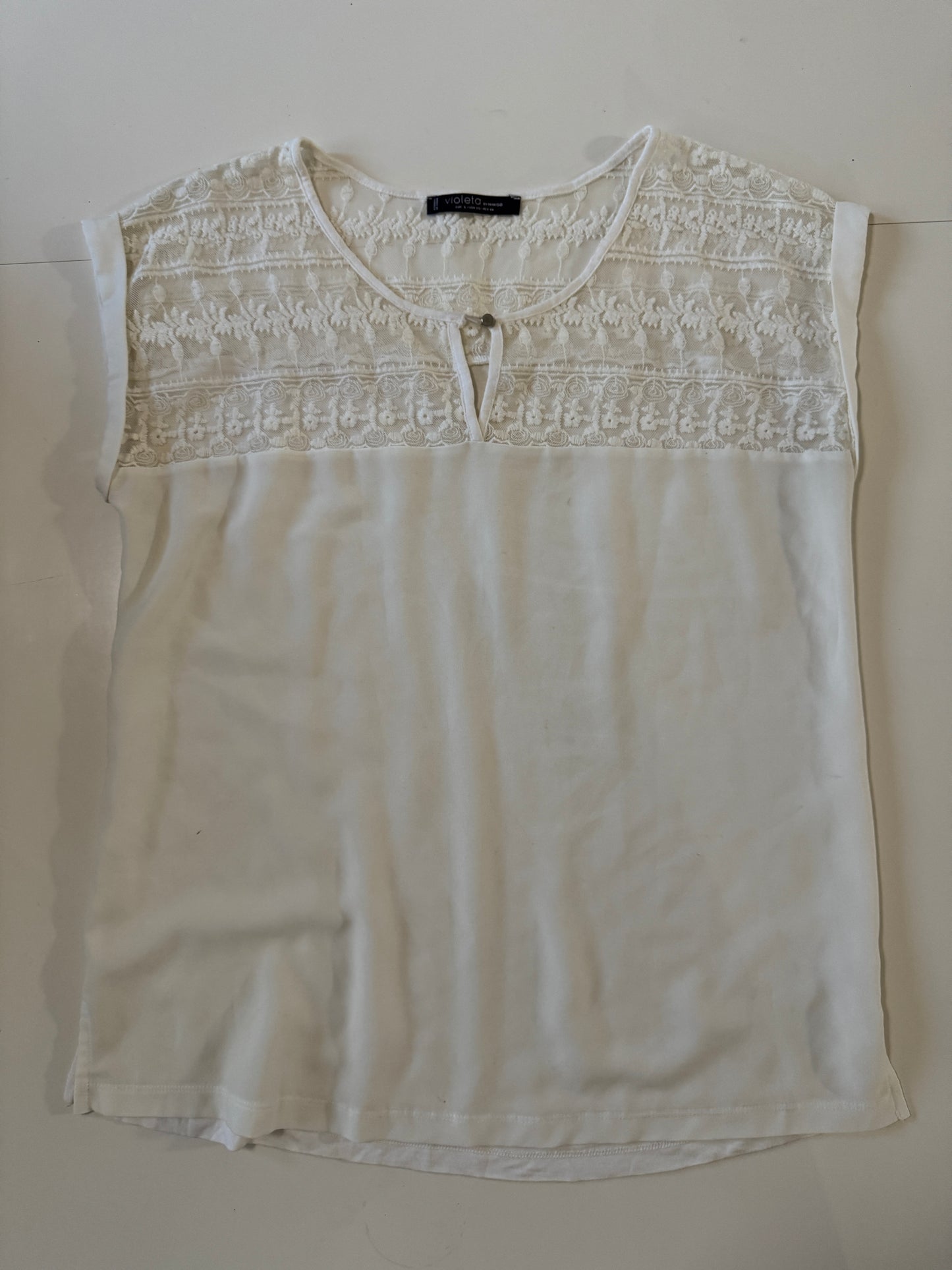 Blusa blanca con encaje en canesu, Talla S, Mujer