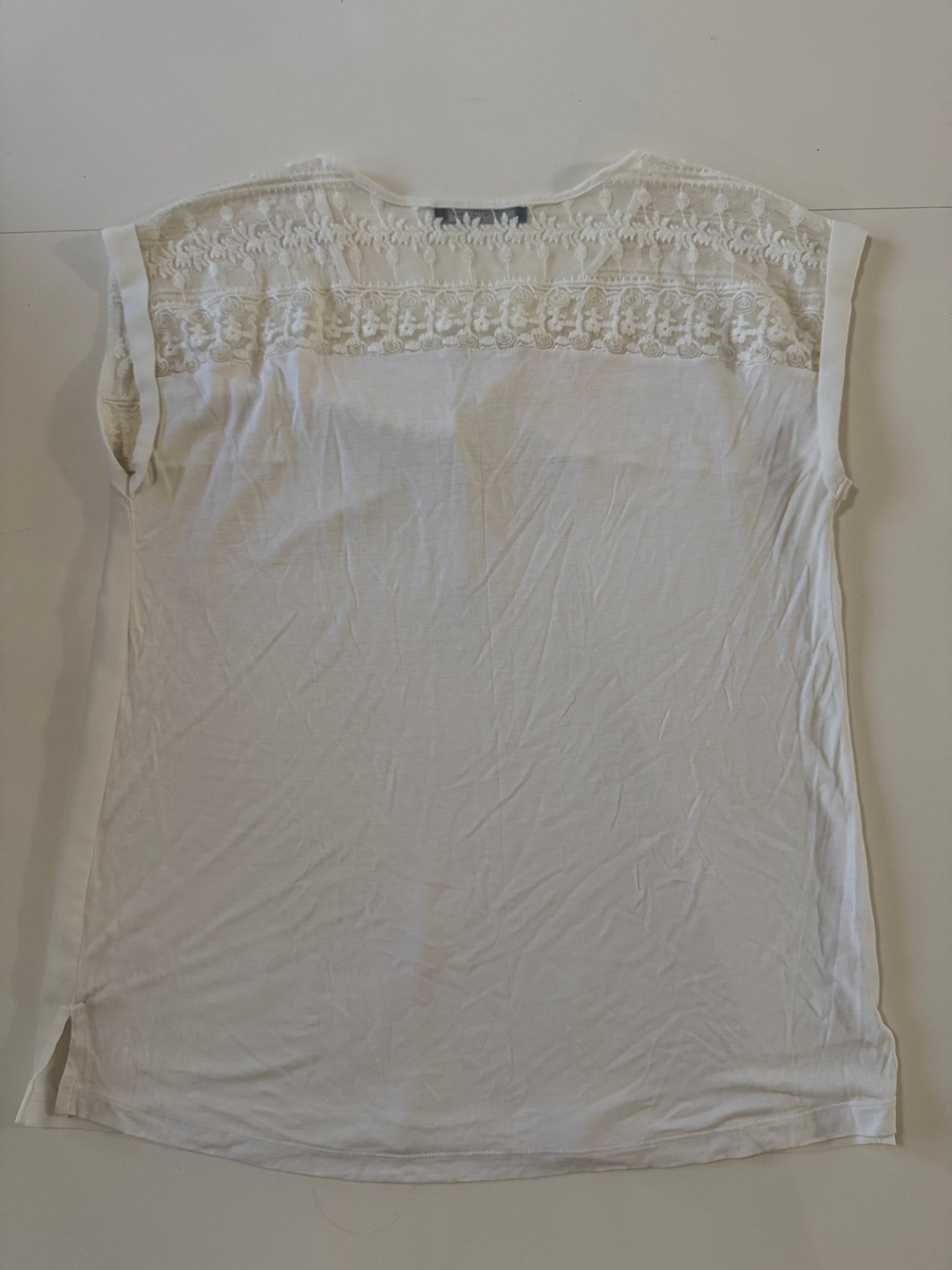 Blusa blanca con encaje en canesu, Talla S, Mujer