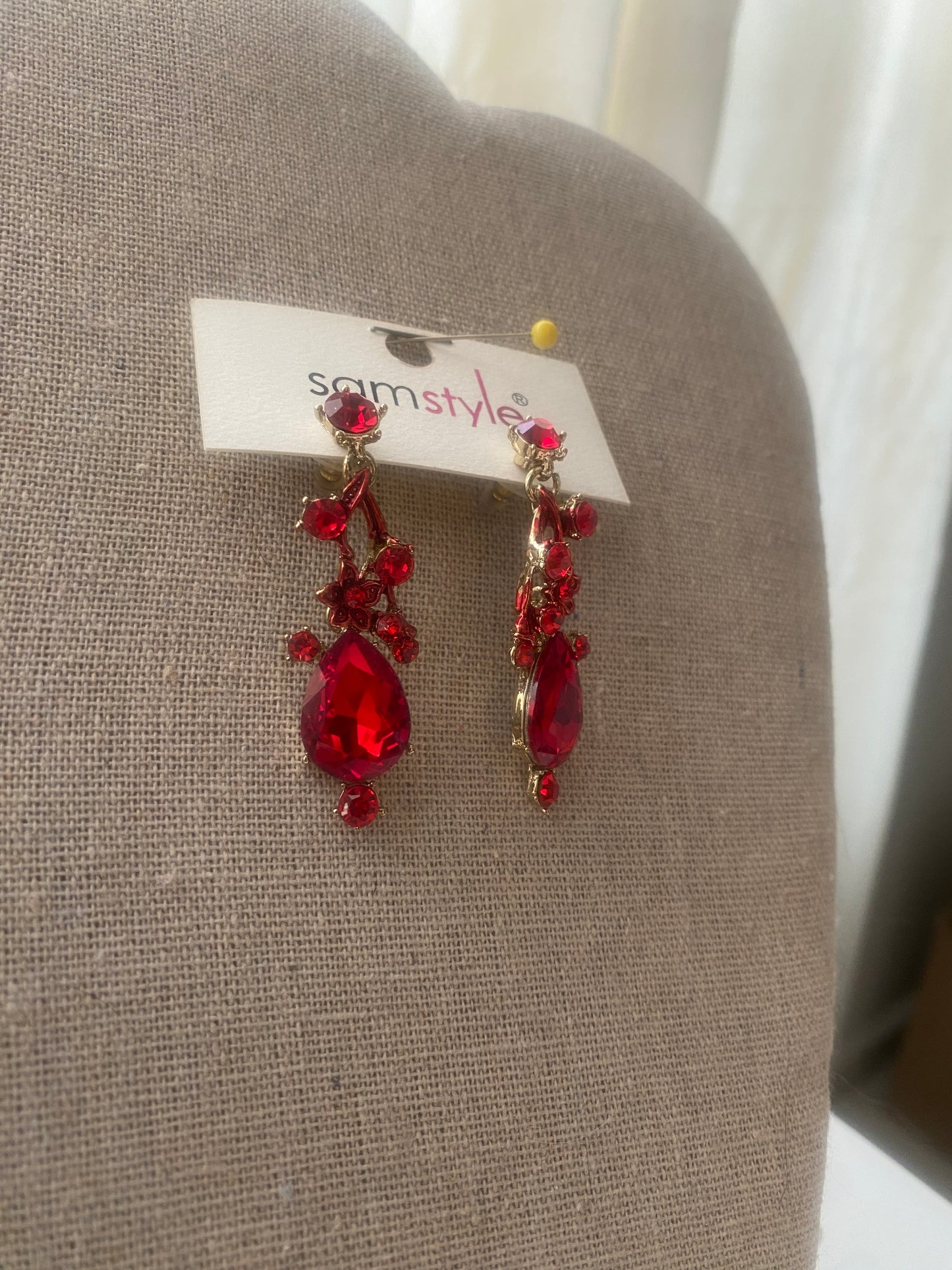 Aretes rojos