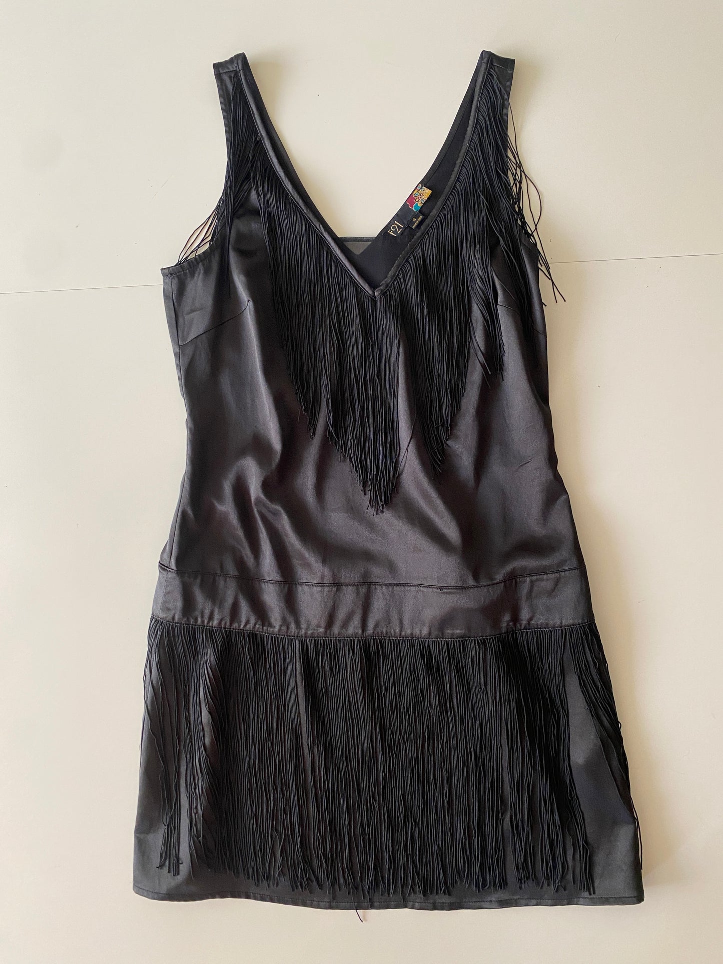 Vestido negro con flecos, Talla S, Mujer