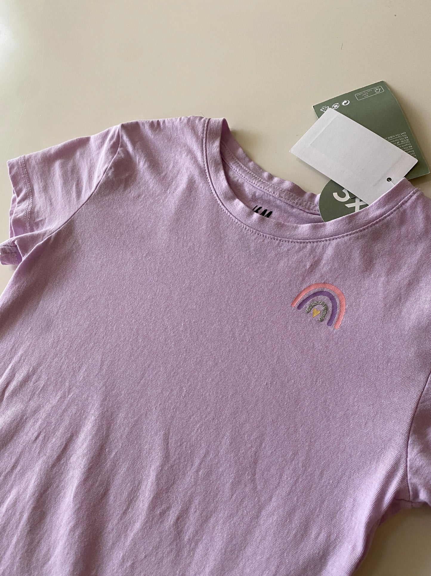 Playera con arcoiris, Talla 6-8A, Niña