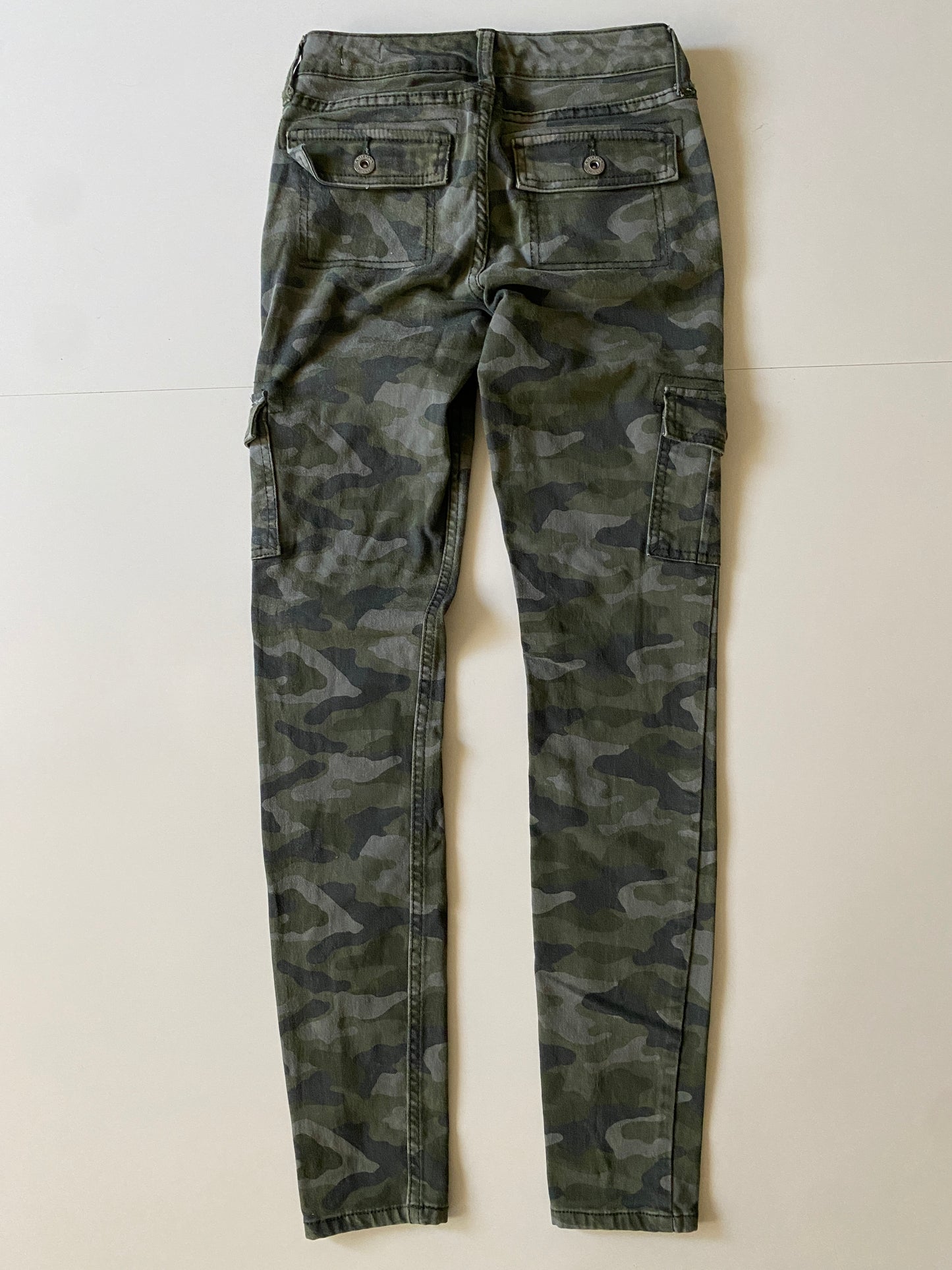 Pantalones super skinny estampado militar, Talla 0, Mujer