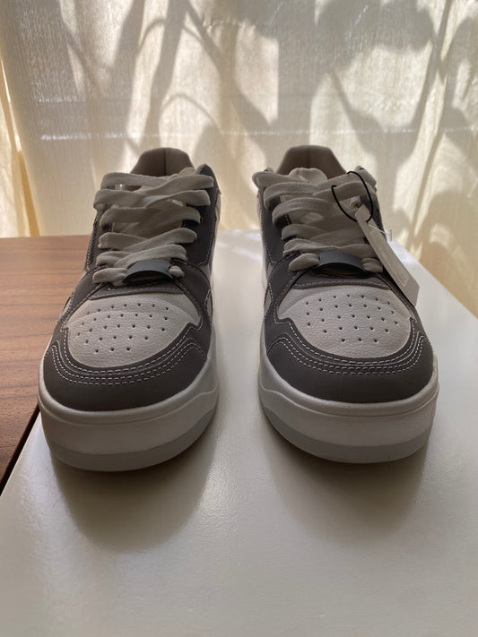 Tenis blancos con gris, Talla 27Mx, Hombre