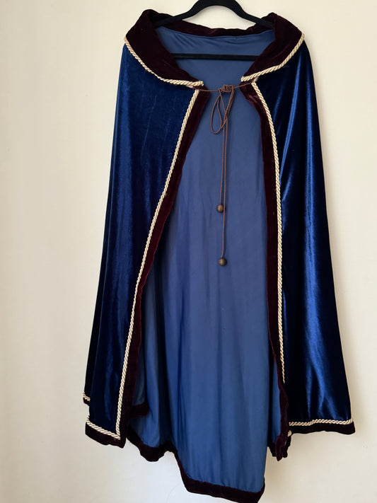 RENTA: Capa azul de terciopelo, Unitalla, Unisex
