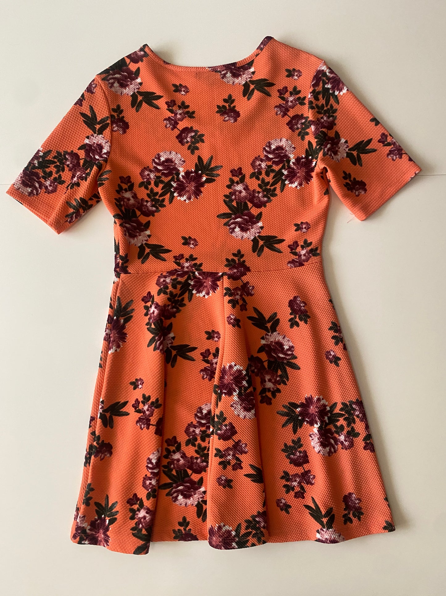 Vestido salmon estampado de flores, Talla M, Mujer