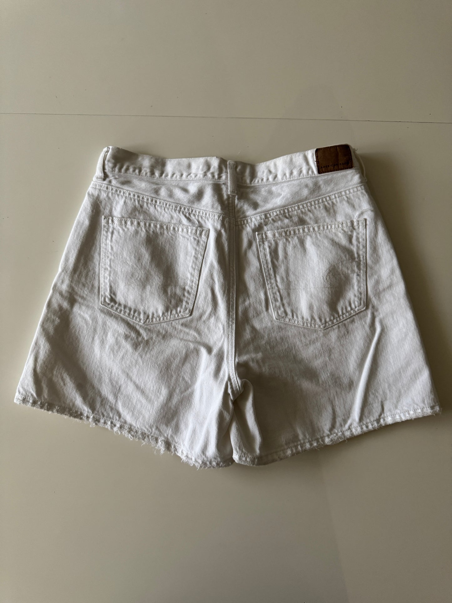 Shorts blancos, corto Baggy Mom Short, Talla 10, American Eagle, Mujer