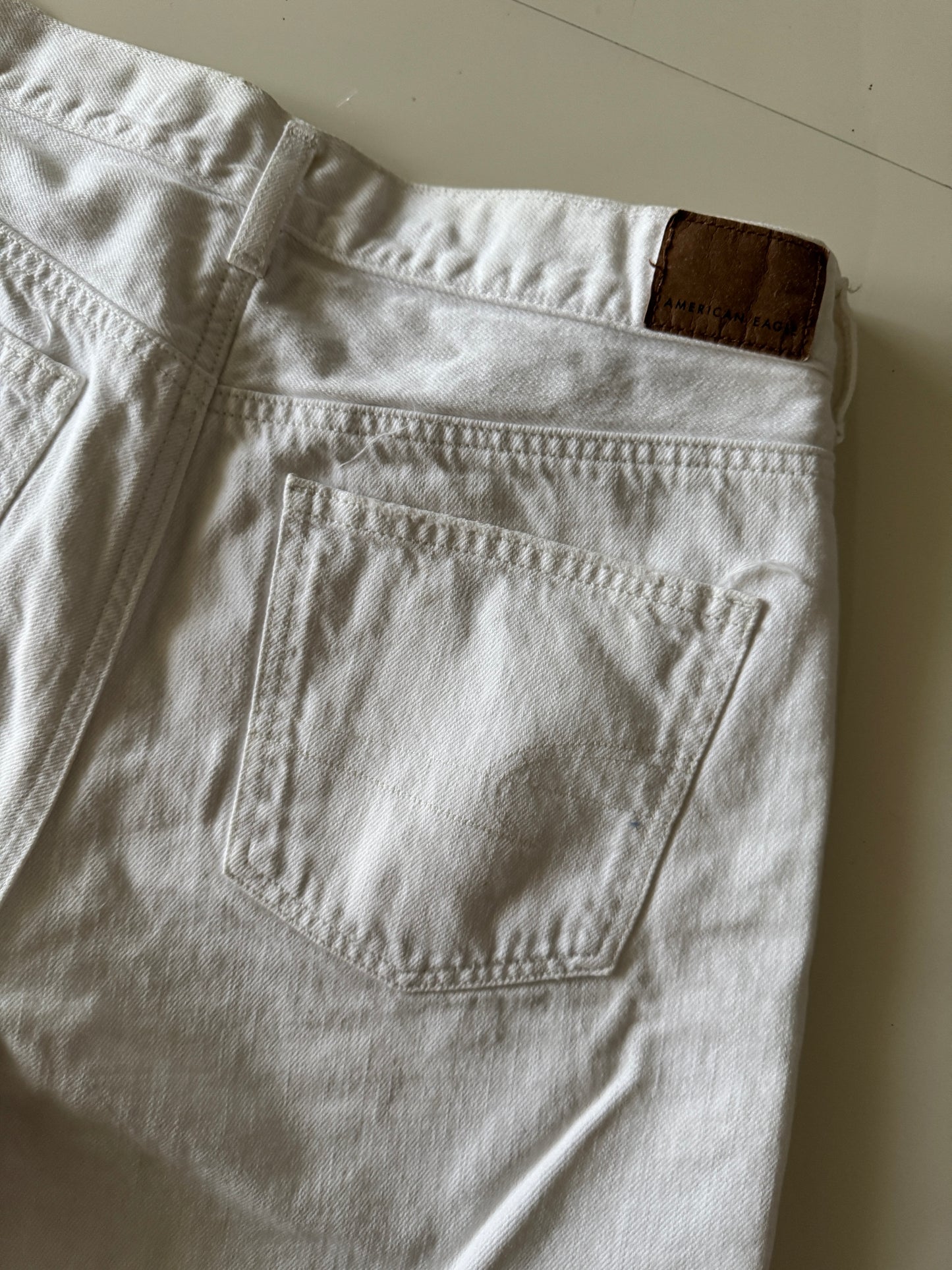 Shorts blancos, corto Baggy Mom Short, Talla 10, American Eagle, Mujer