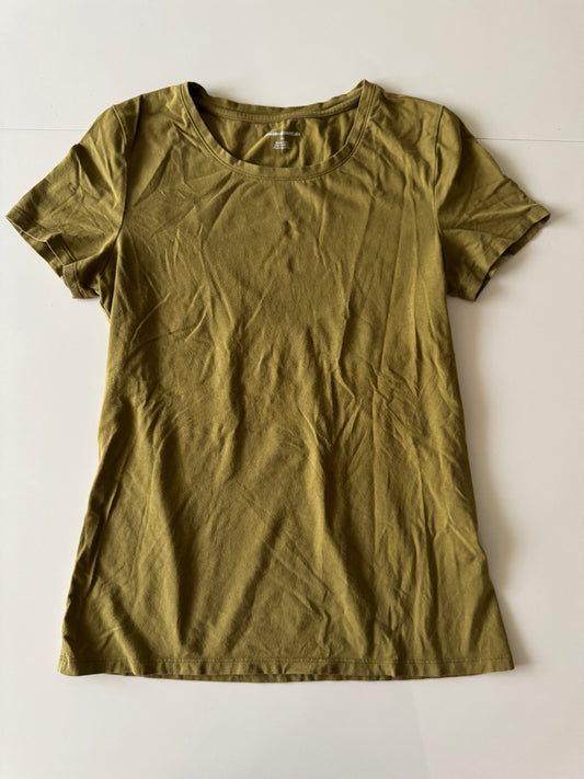 Playera basica color verde olivo, Talla M, Amazon essentials, Mujer