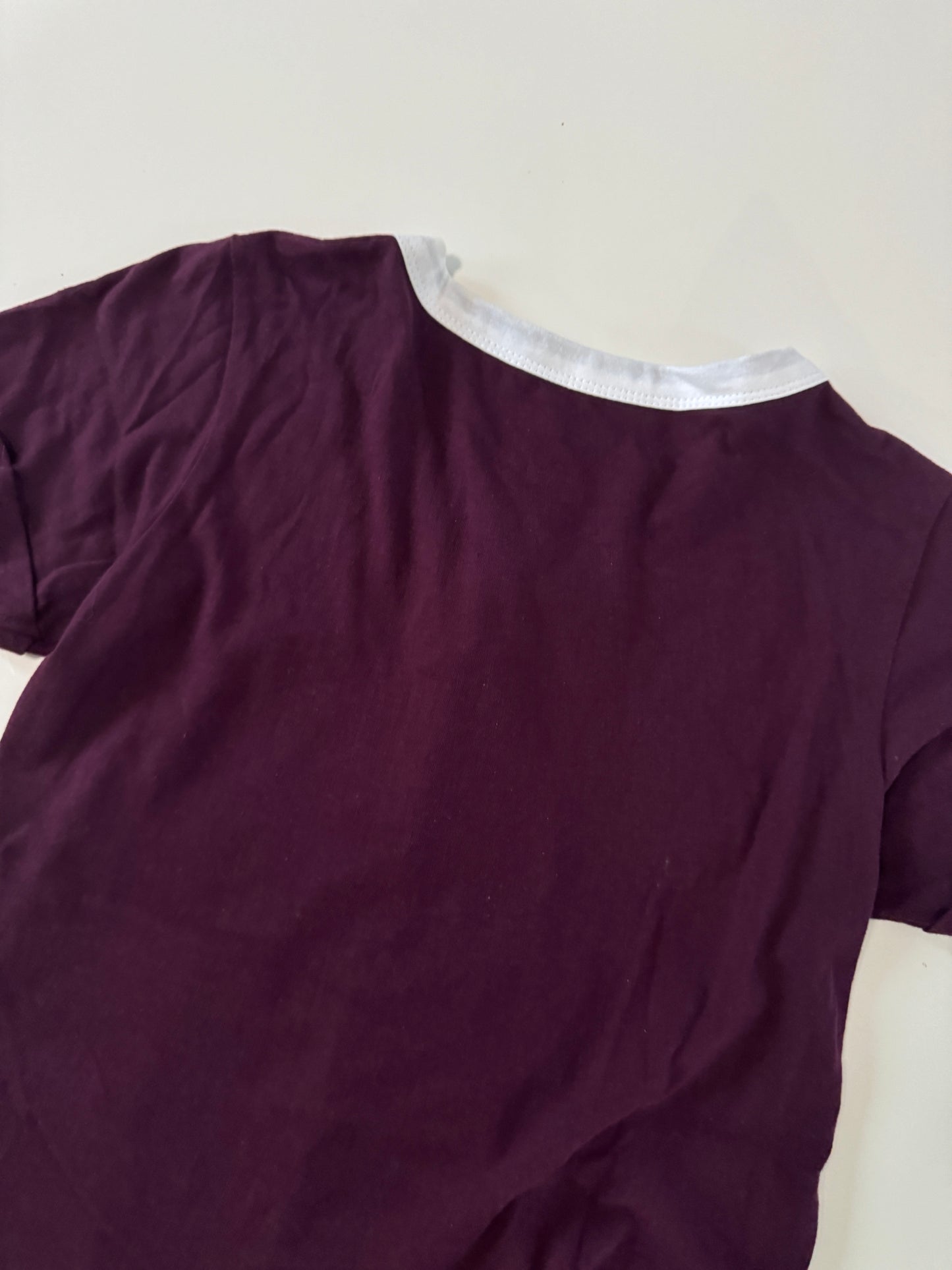 Playera look retro, color vino, Talla S, Mujer