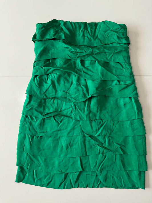Vestido de holanes verde esmeralda, Talla M, 28mx, Mujer
