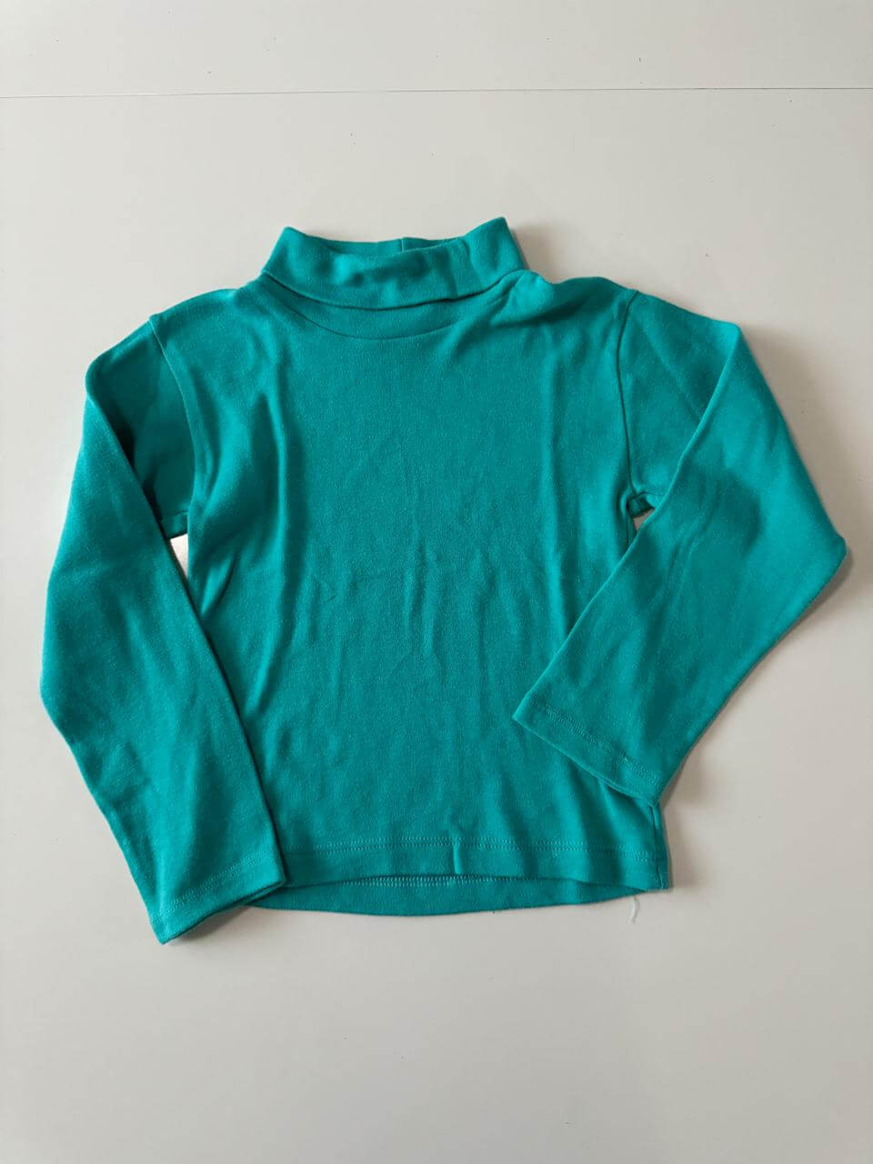 Playera de cuello de tortuga verde, Talla 8 años, Niña