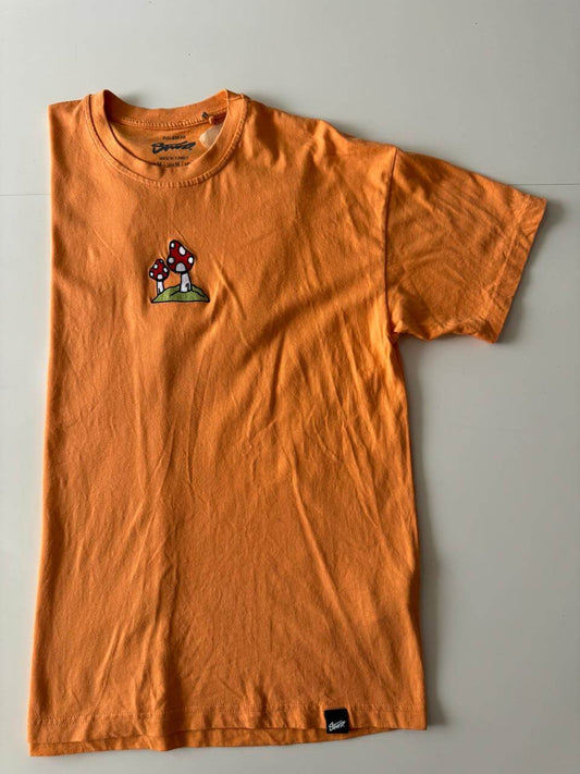 Playera naranja con honguitos, Talla M, 38, Hombre