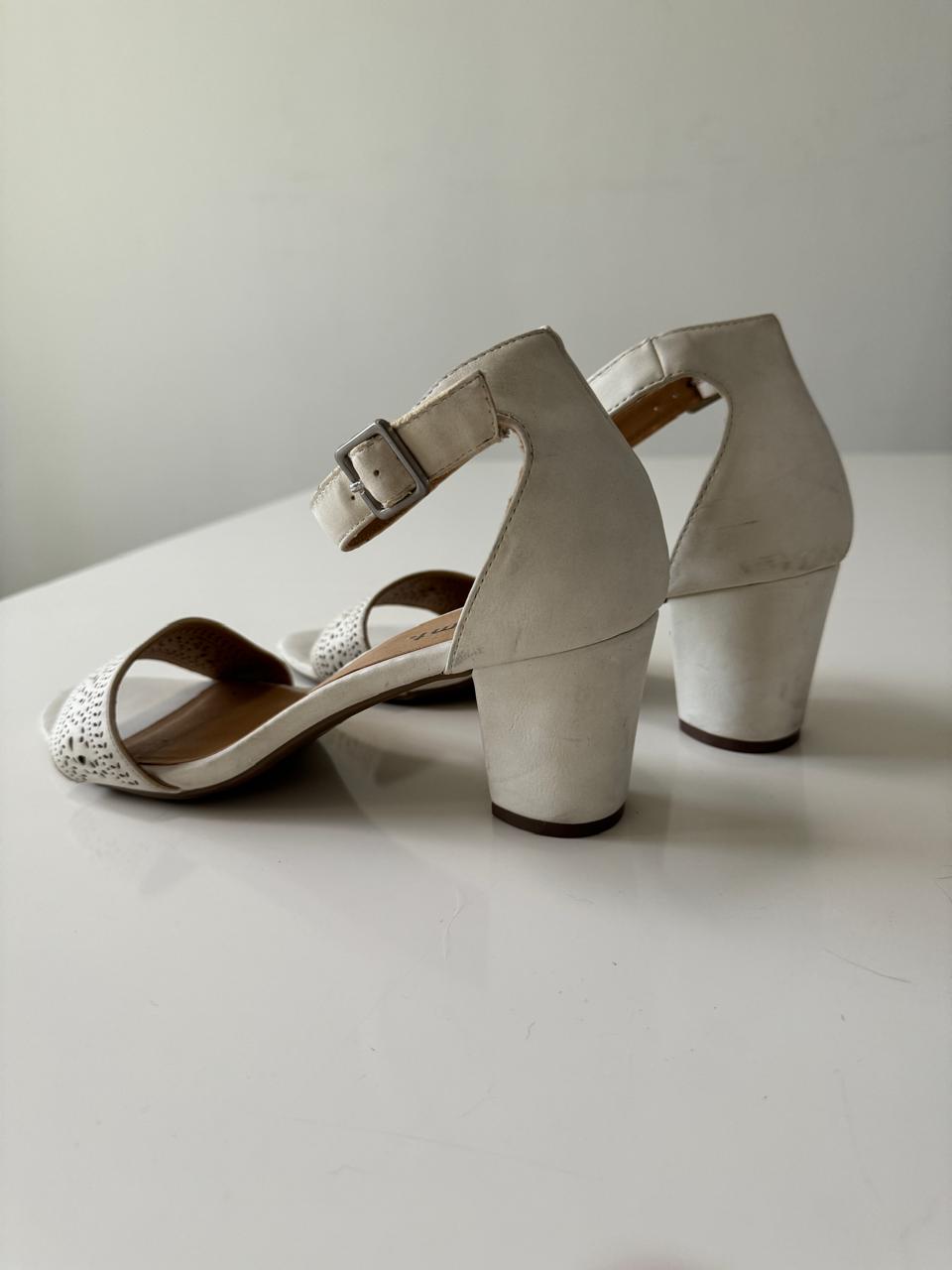 Sandalias beige, Talla 10 Usa, Mujer