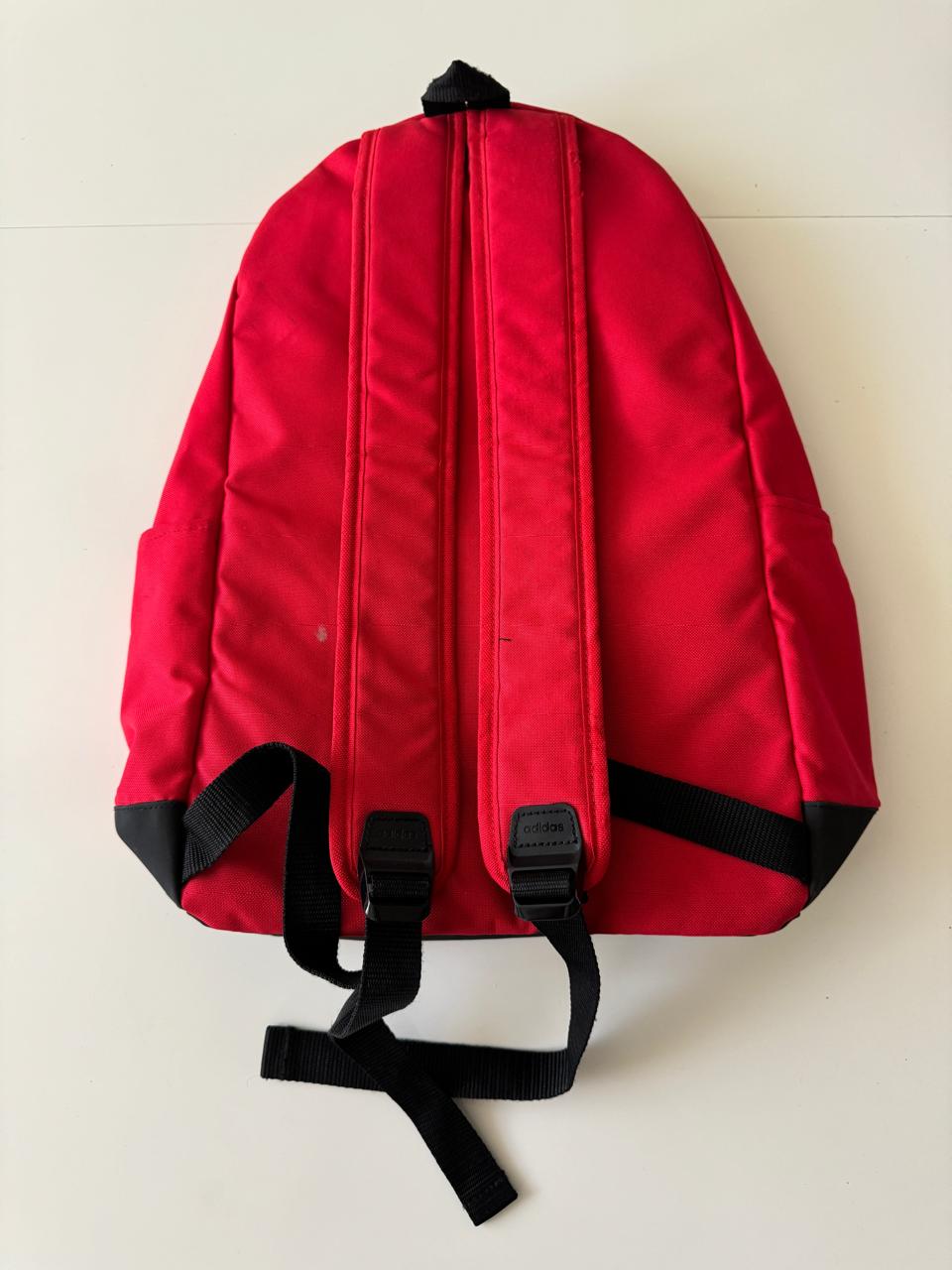 Mochila escolar roja