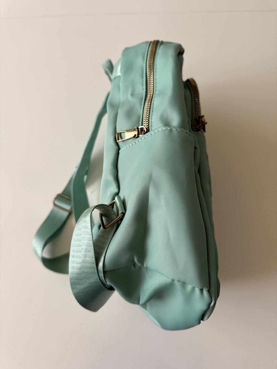 Mochila verde menta