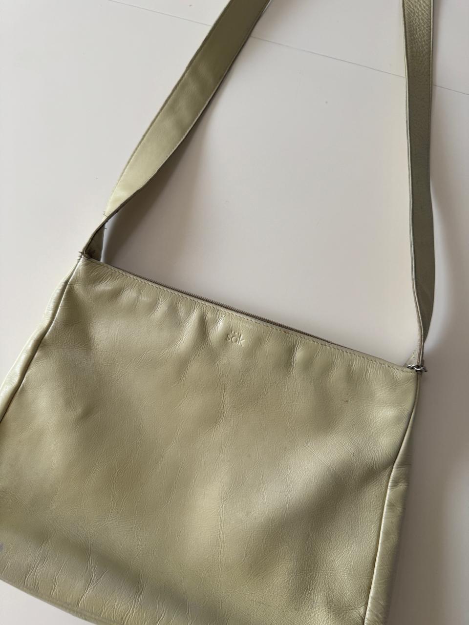 Bolsa de piel amarilla claro, Mujer