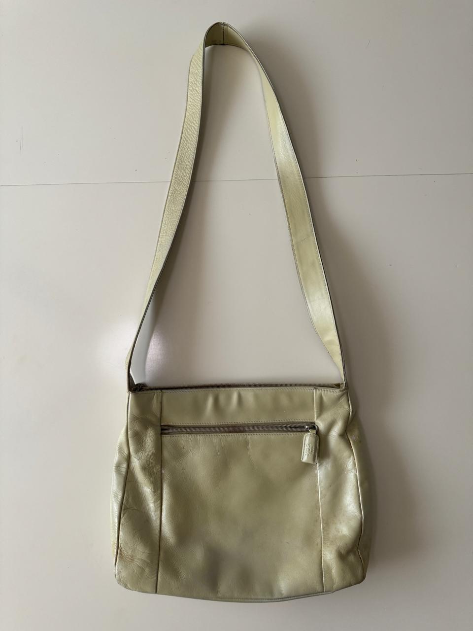 Bolsa de piel amarilla claro, Mujer