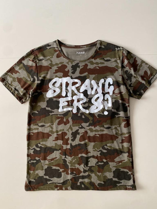 Playera camuflaje con graficos, Talla M, Hombre