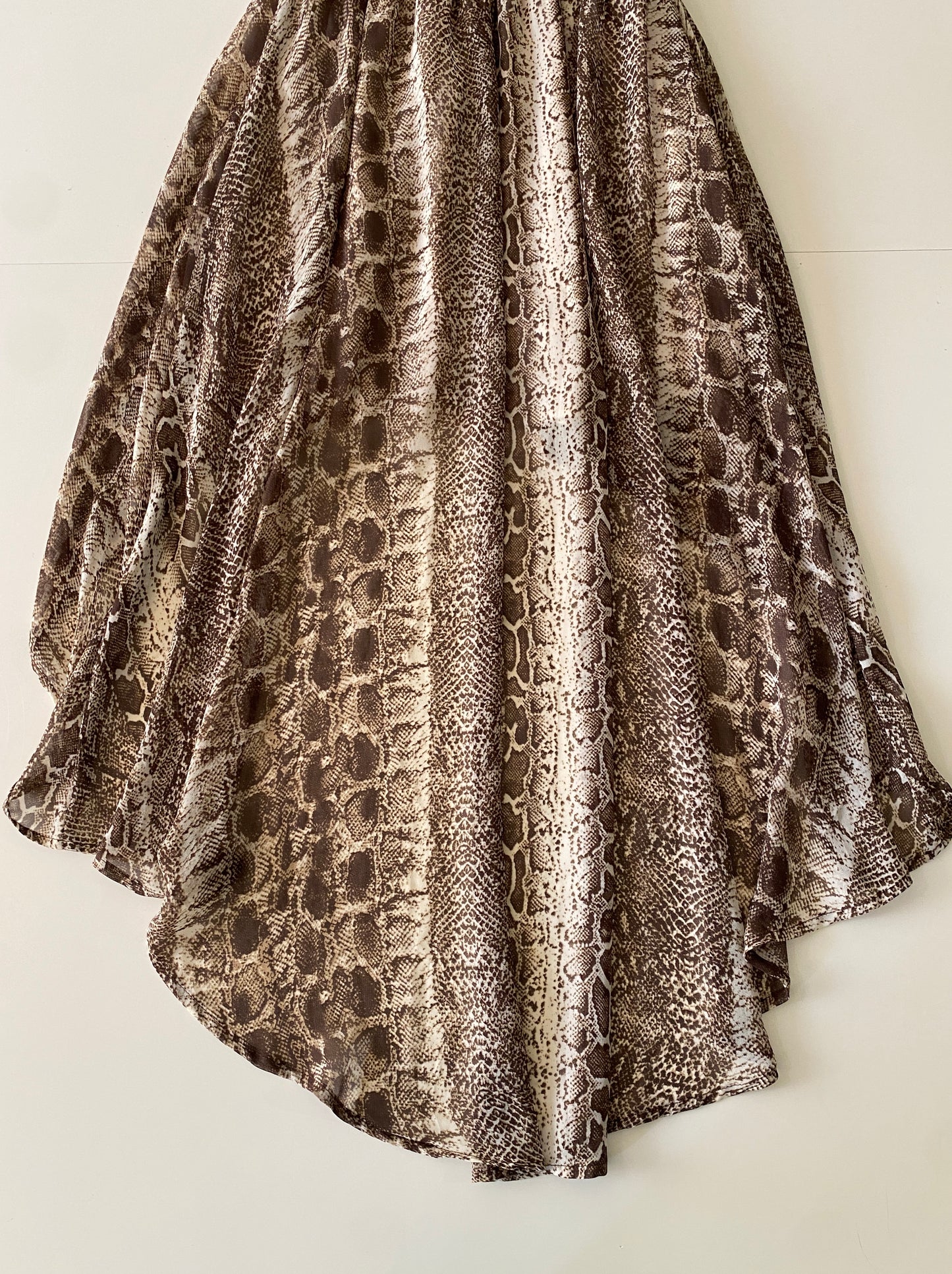 Vestido animal print con ruedo irregular, Talla S, Mujer